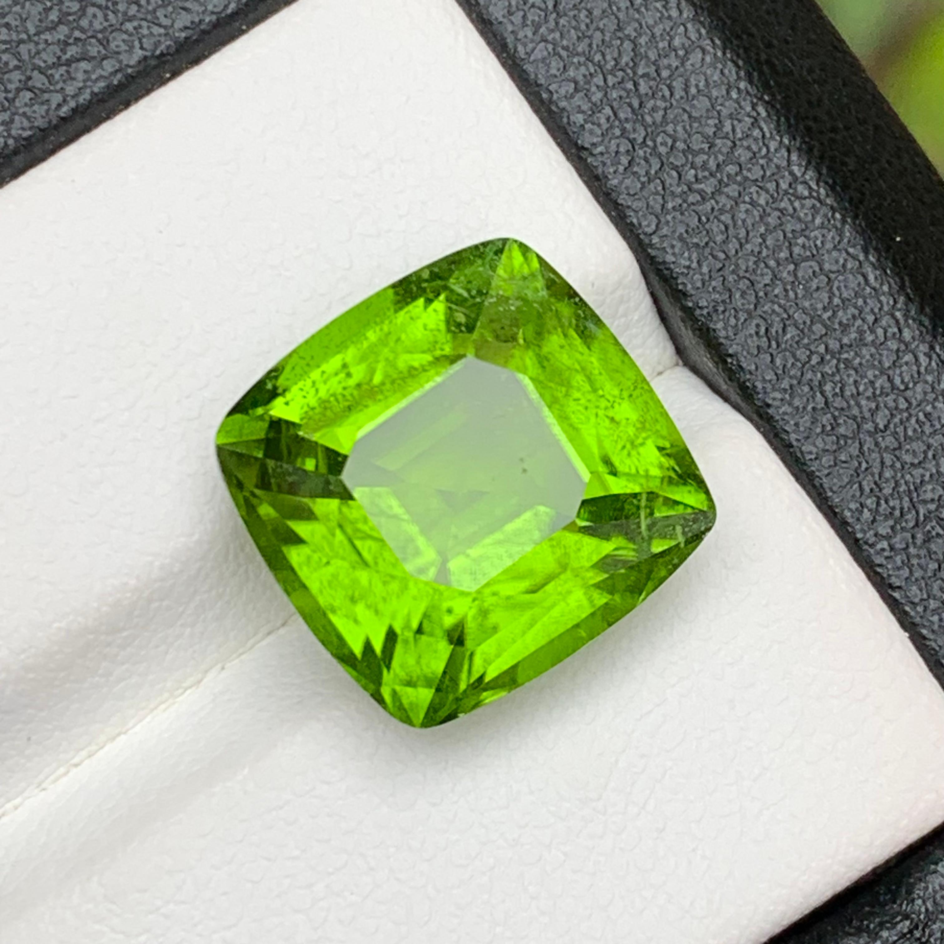 Vivid Green Natural Peridot Ring, Pendant Gemstone 12.10 Ct Cushion Cut-Jewelry For Sale 2