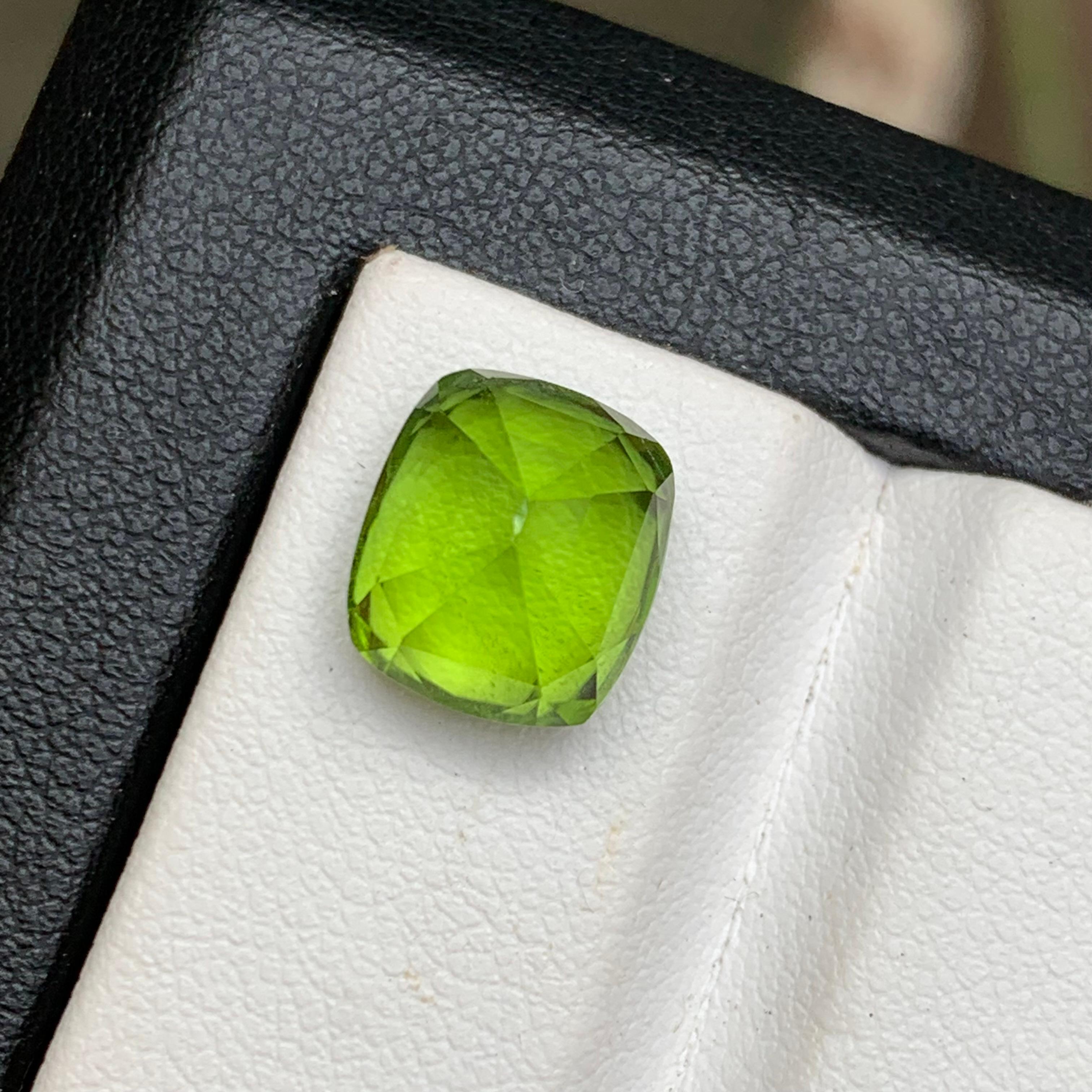 Taille coussin Vivid Green Natural Peridot Ring, Pendant Gemstone 5.95 Ct Cushion Cut-Jewelry