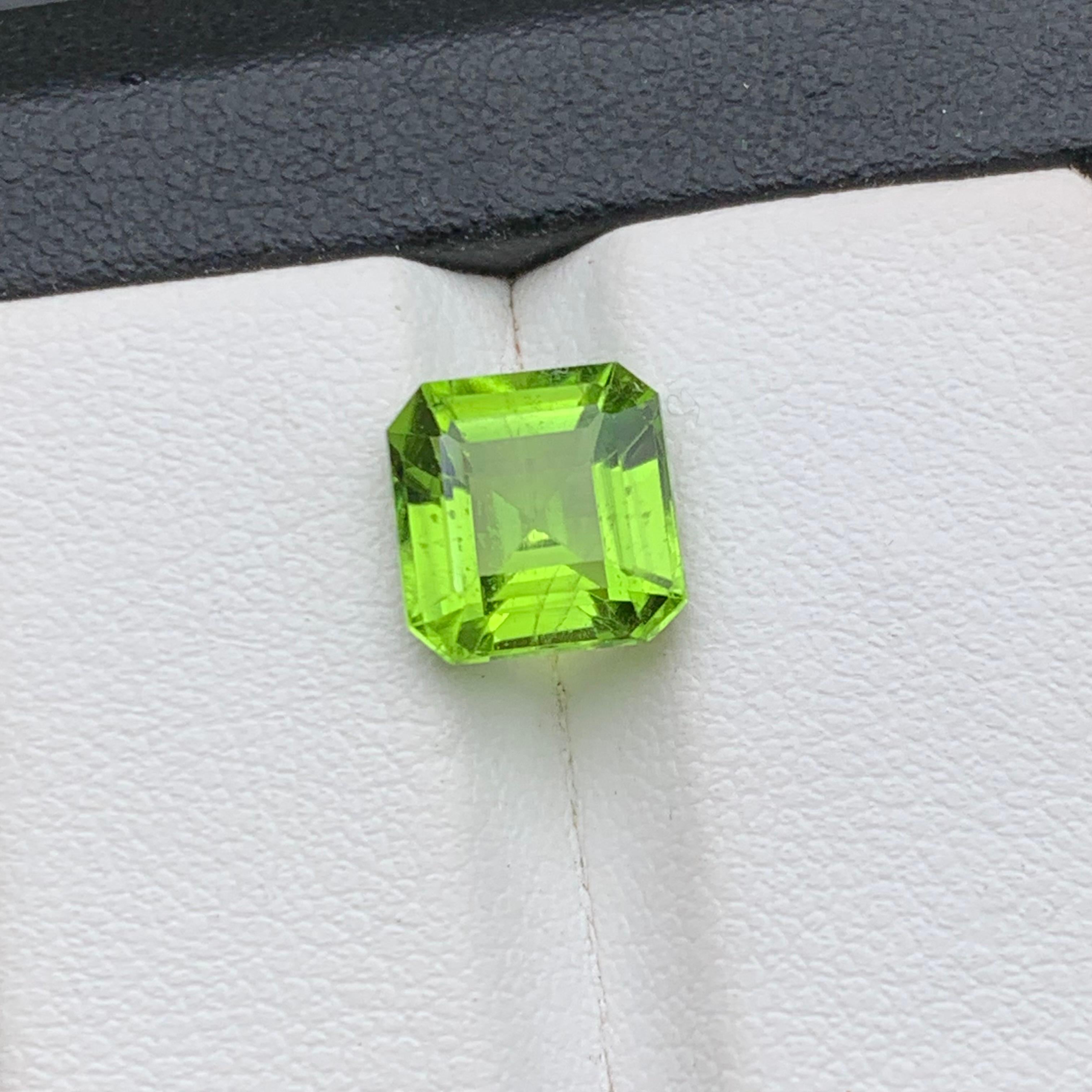 Contemporary Vivid Green Natural Peridot Ring, Pendant Loose Gemstone 3.40 Ct Asscher Cut For Sale