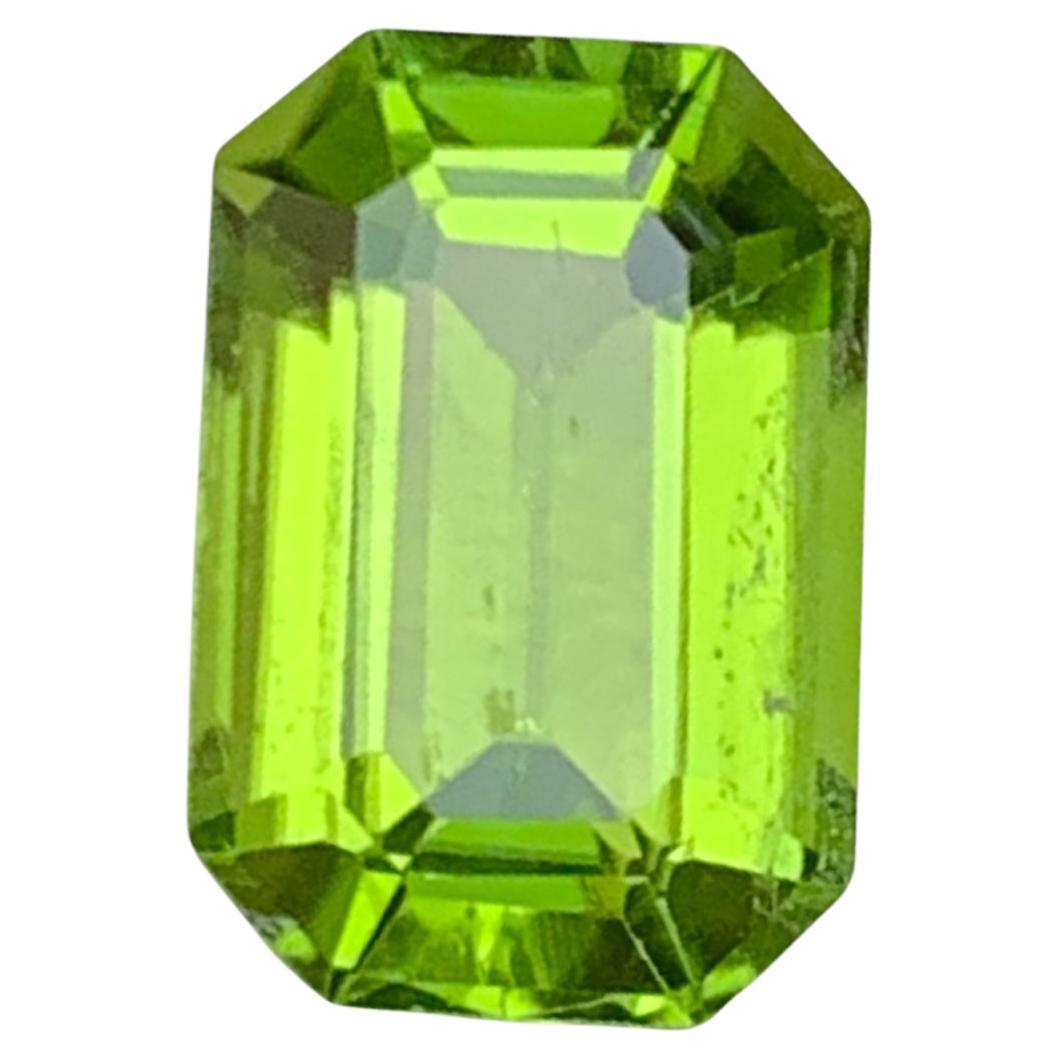 Ciondolo ad anello di peridoto naturale verde vivo, gemma sciolta da 4,15 carati, ottagono - Gioielli in vendita