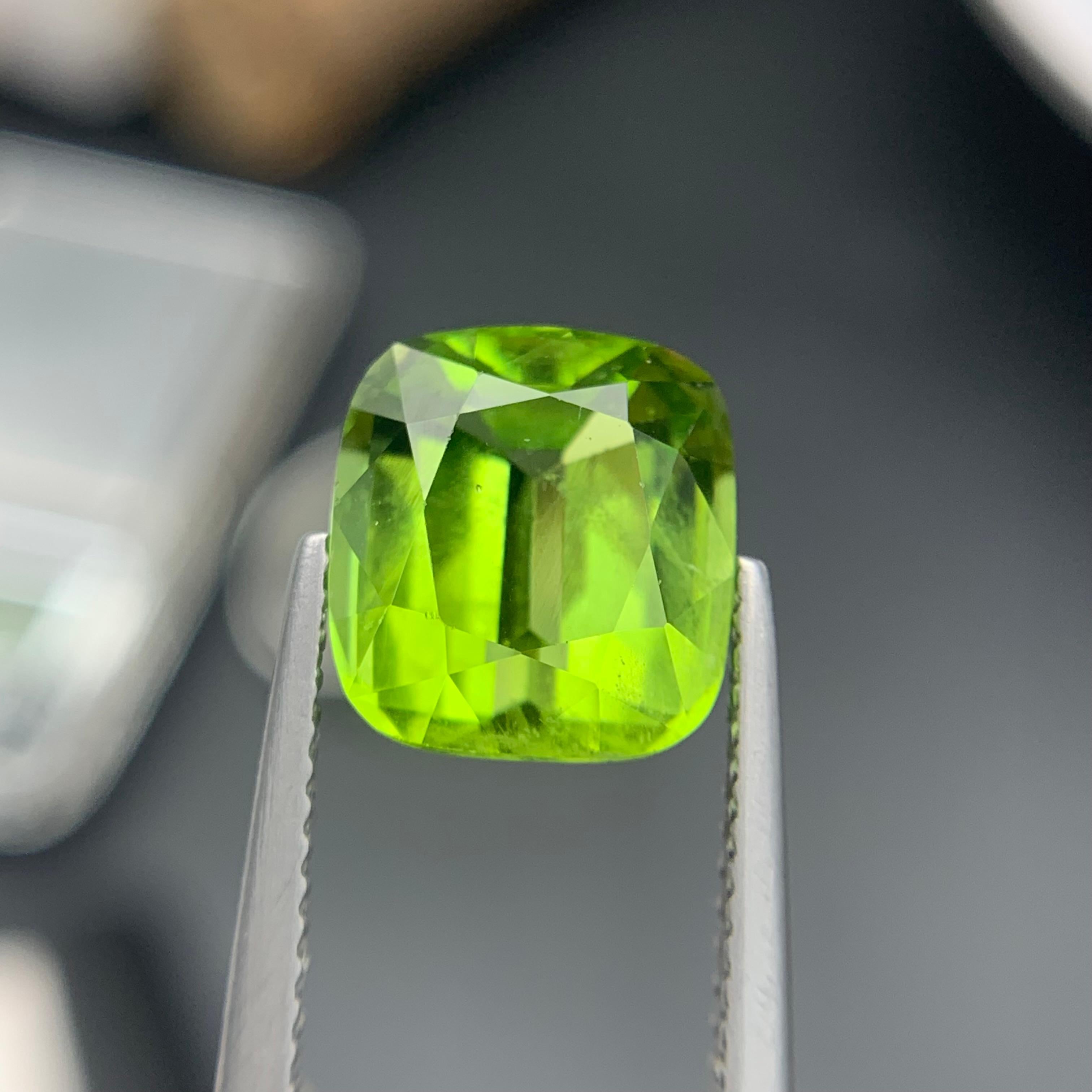 Vivid Green Natural Peridot Ring, Anhänger Lose Edelstein 5,05 Ct Cushion Cut im Angebot 5
