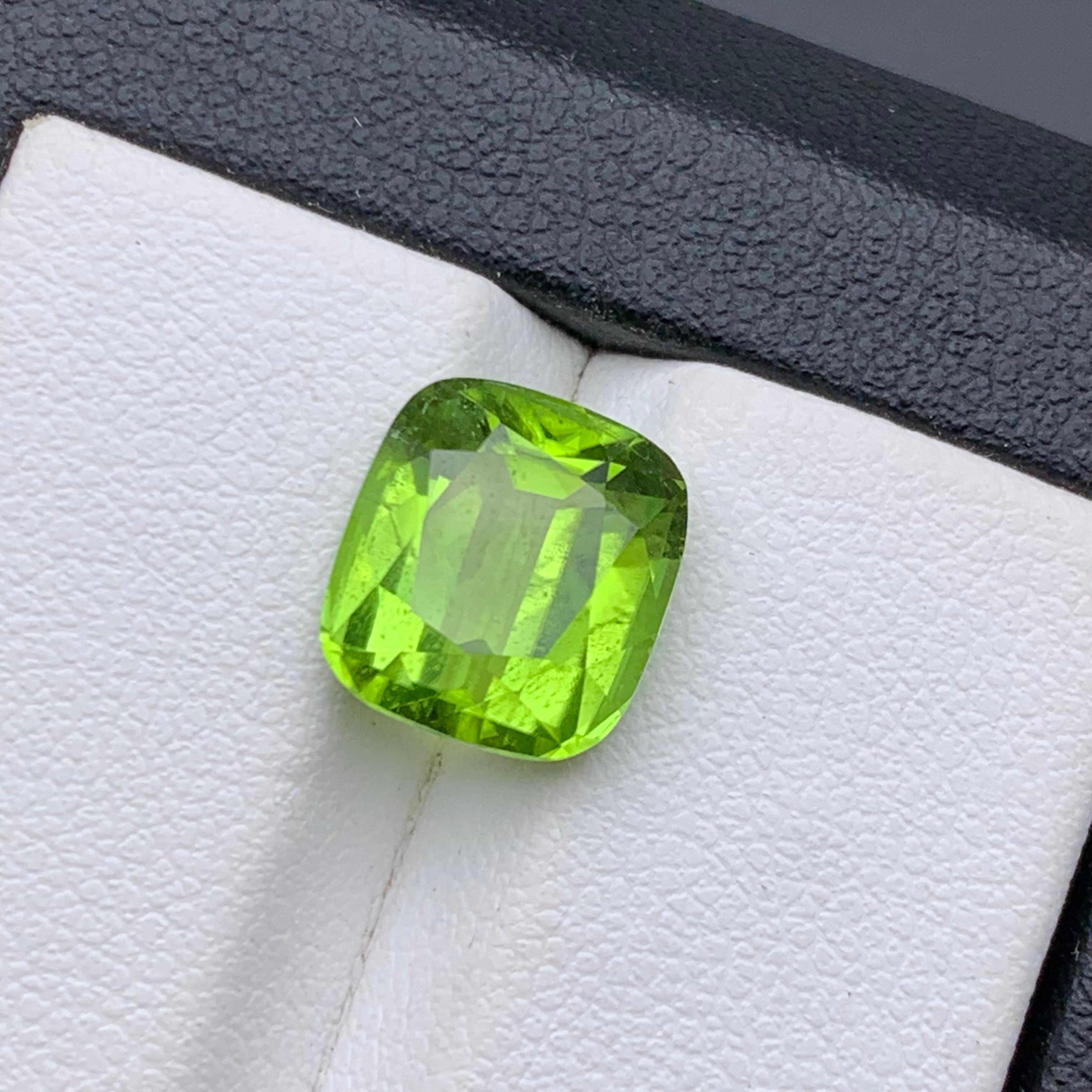 Vivid Green Natural Peridot Lose Edelstein für Ring, Halskette Anhänger oder jede andere Schmuck-Fassung-Cushion Cut!!

💎 EDELSTEINART: Peridot
⚖️ GEWICHT: 5,05 Karat
🪚 FORM & SCHNITT: Kissenschliff
📏 GRÖSSE (MM): 10,25 x 9,37 x 6,14
🌈 FARBE: