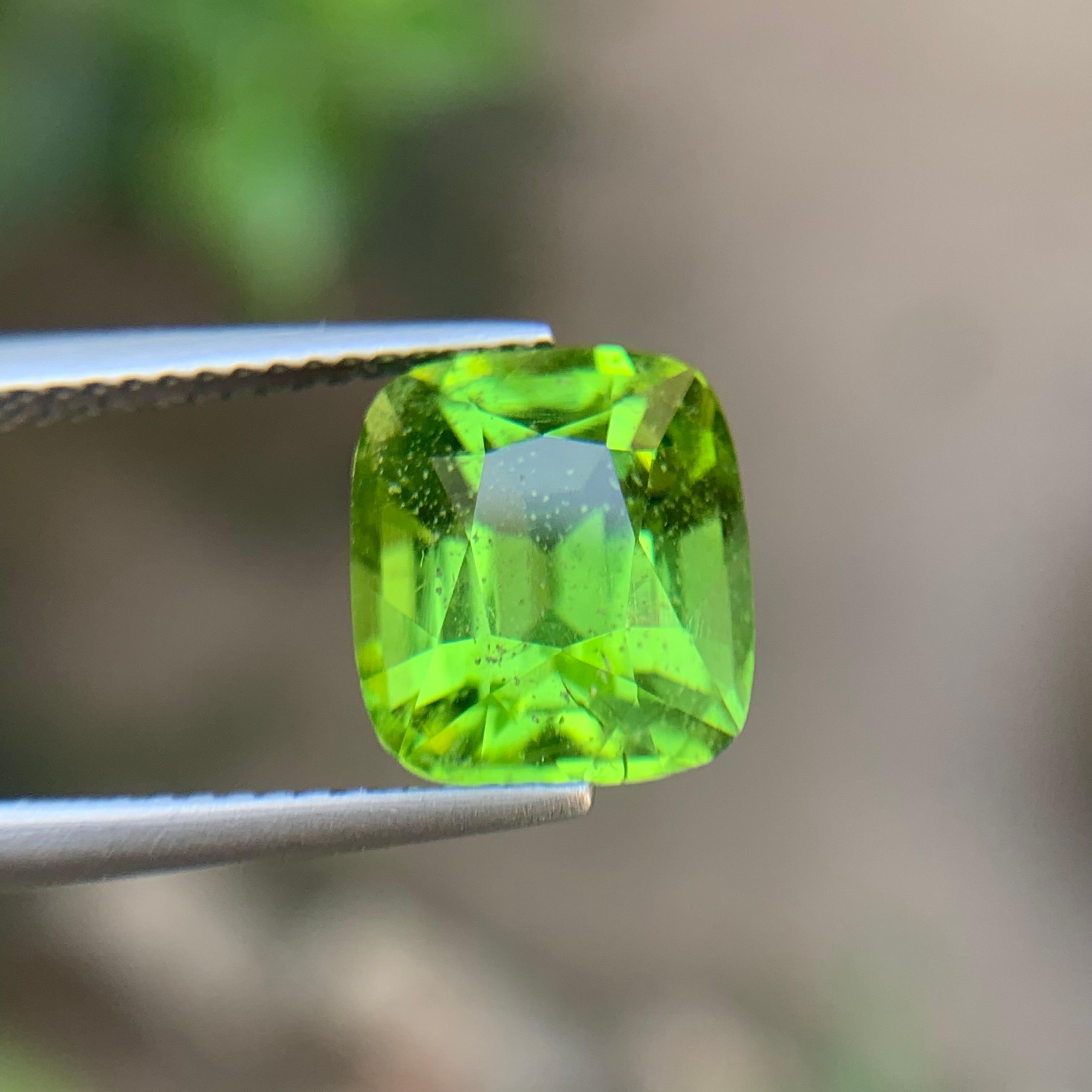 Vivid Green Natural Peridot Ring, Anhänger Lose Edelstein 5.35 Karat Cushion Cut im Angebot 5
