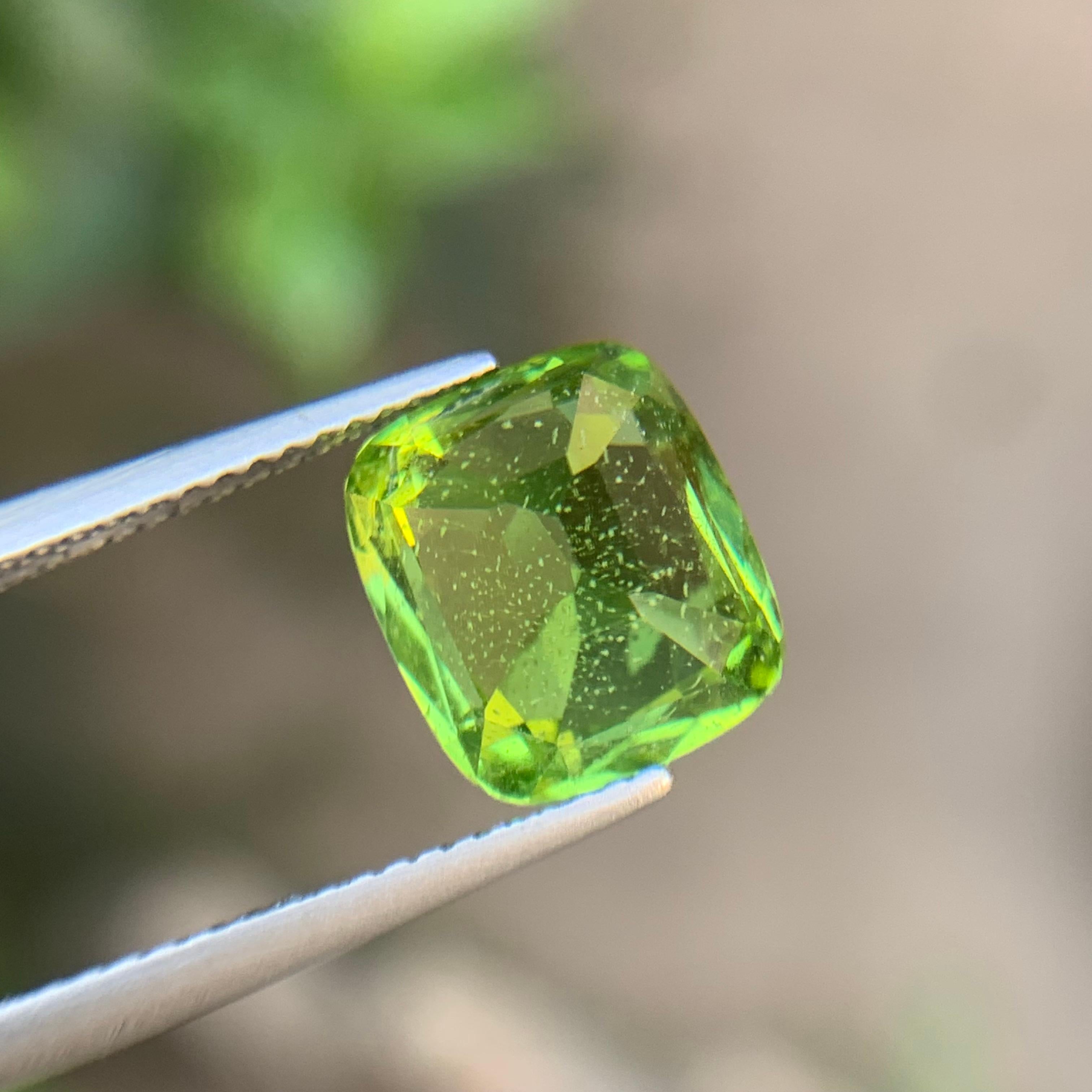 Vivid Green Natural Peridot Ring, Anhänger Lose Edelstein 5.35 Karat Cushion Cut im Angebot 6