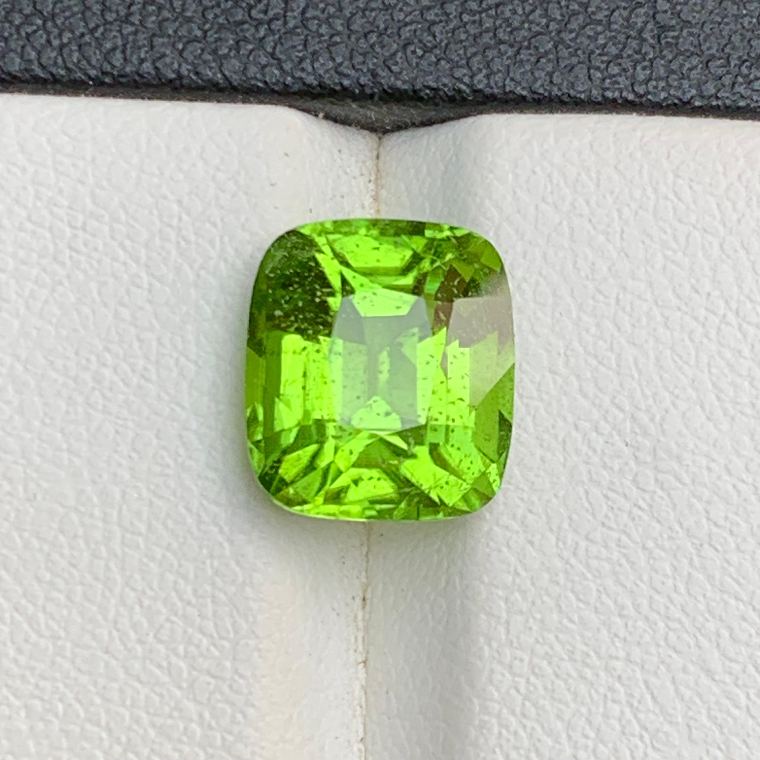 Vivid Green Natural Peridot Ring, Anhänger Lose Edelstein 5.35 Karat Cushion Cut im Angebot 7