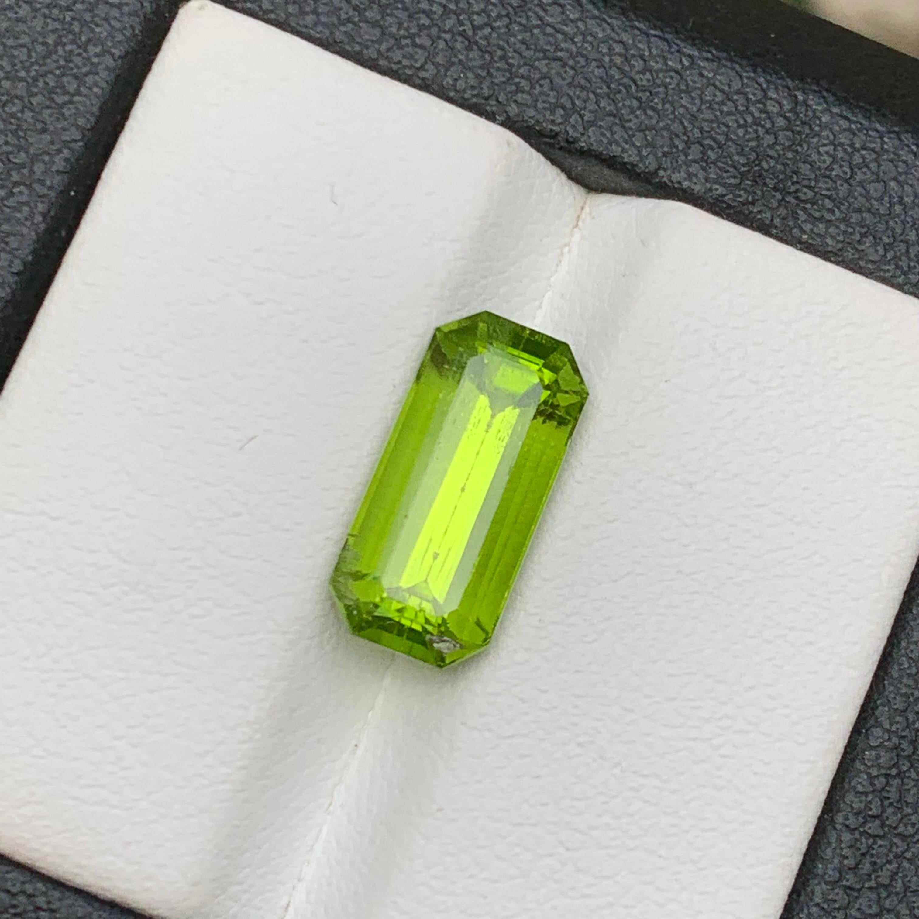 Vivid Green Natural Peridot Ring Pendant Loose Gemstone 5.35Ct Emerald Cut-Jewel For Sale 2