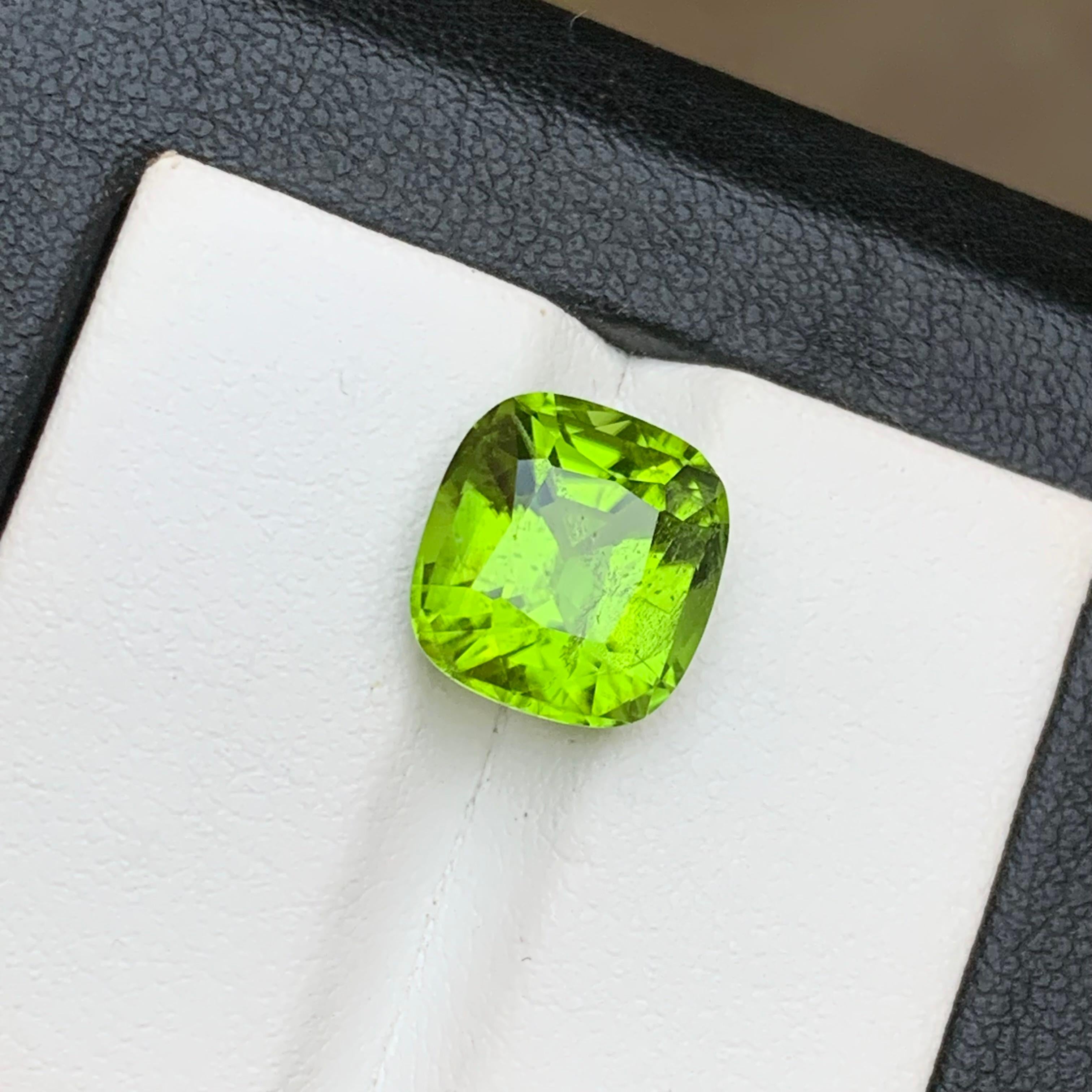 Vivid Green Natural Peridot Ring, Pendant Loose Gemstone 5.85 Carat Cushion Cut For Sale 6