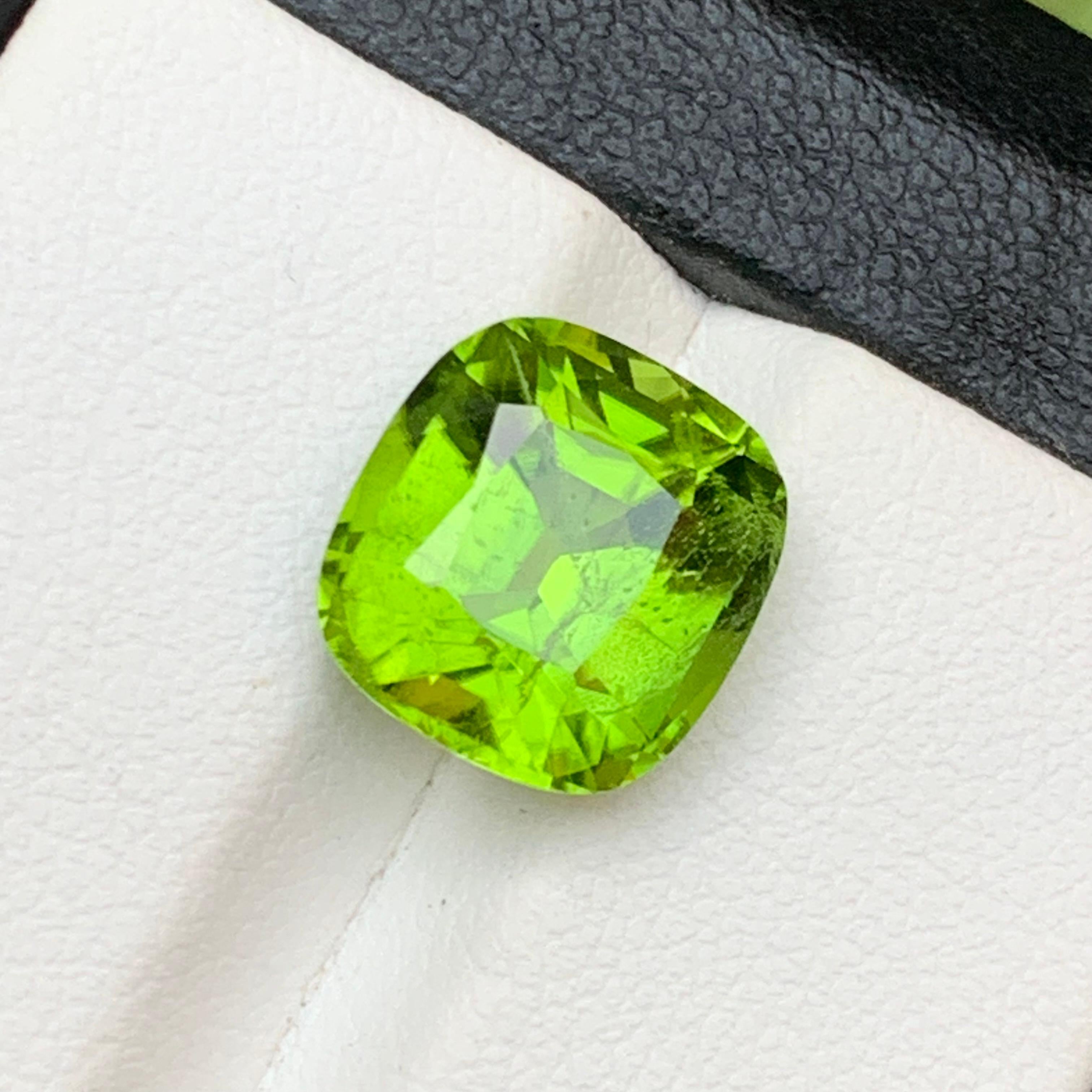 Contemporary Vivid Green Natural Peridot Ring, Pendant Loose Gemstone 5.85 Carat Cushion Cut For Sale