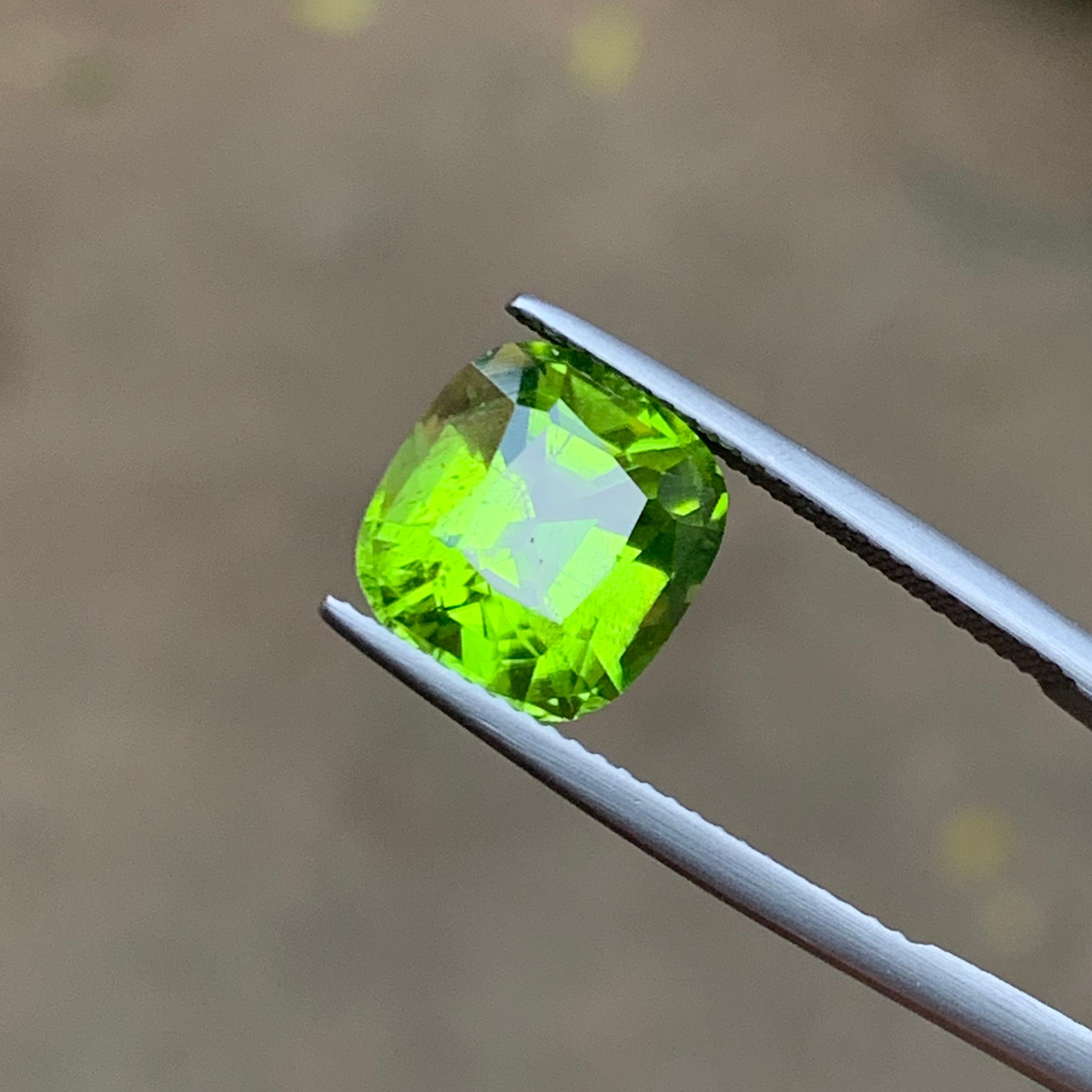 Vivid Green Natural Peridot Ring, Pendant Loose Gemstone 5.85 Carat Cushion Cut For Sale 1