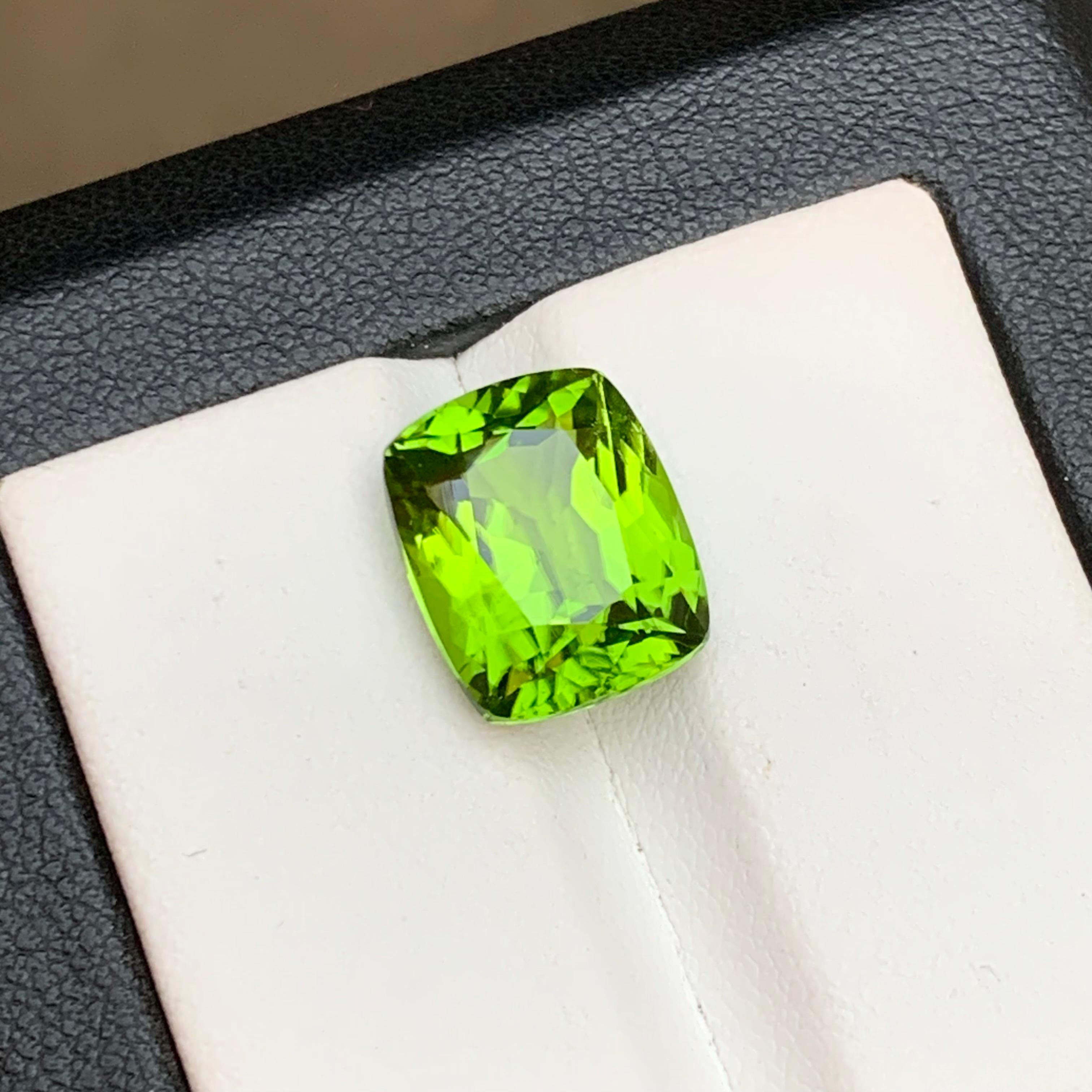 Vivid Green Natural Peridot Ring, Pendant Loose Gemstone 7 Ct Fancy Cushion Cut For Sale 4