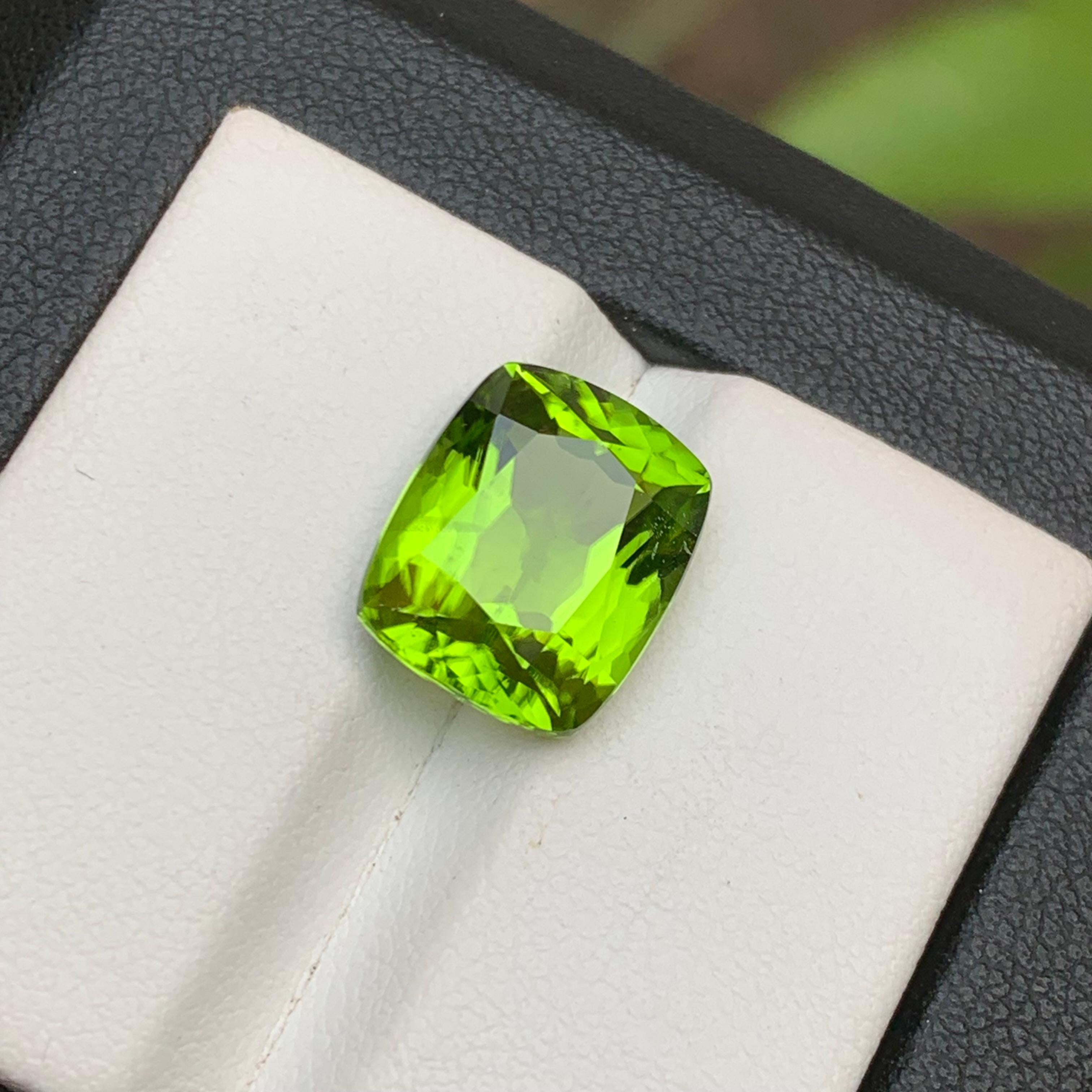 Vivid Green Natural Peridot Ring, Pendant Loose Gemstone 7 Ct Fancy Cushion Cut For Sale 6
