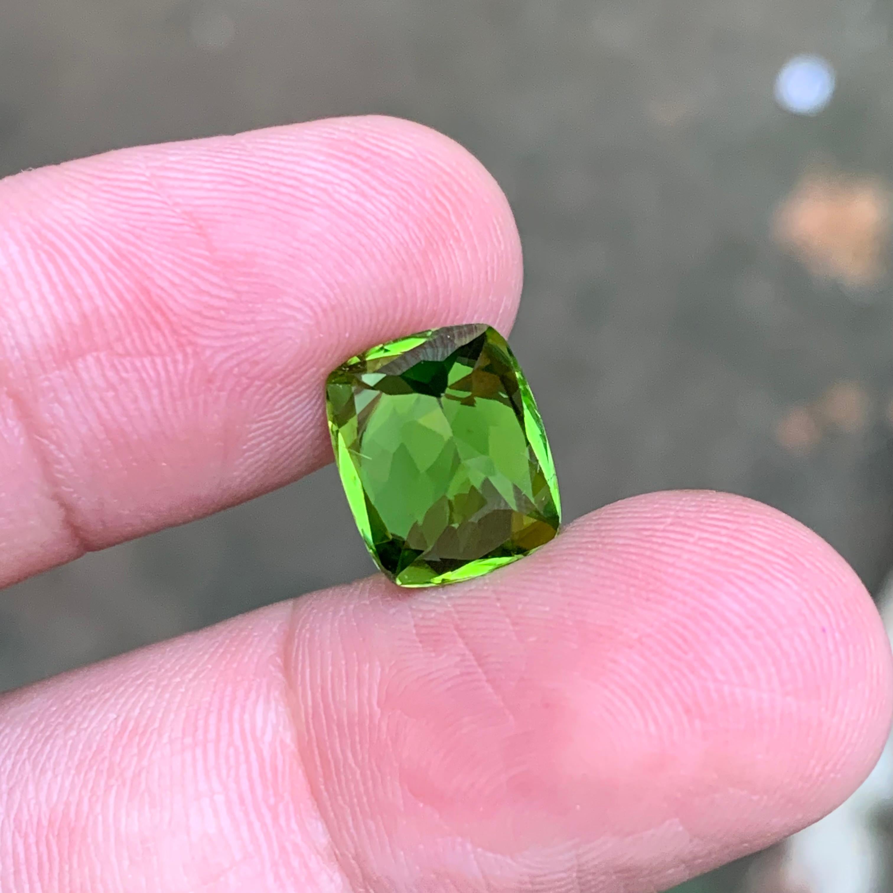 Antique Cushion Cut Vivid Green Natural Peridot Ring, Pendant Loose Gemstone 7 Ct Fancy Cushion Cut For Sale