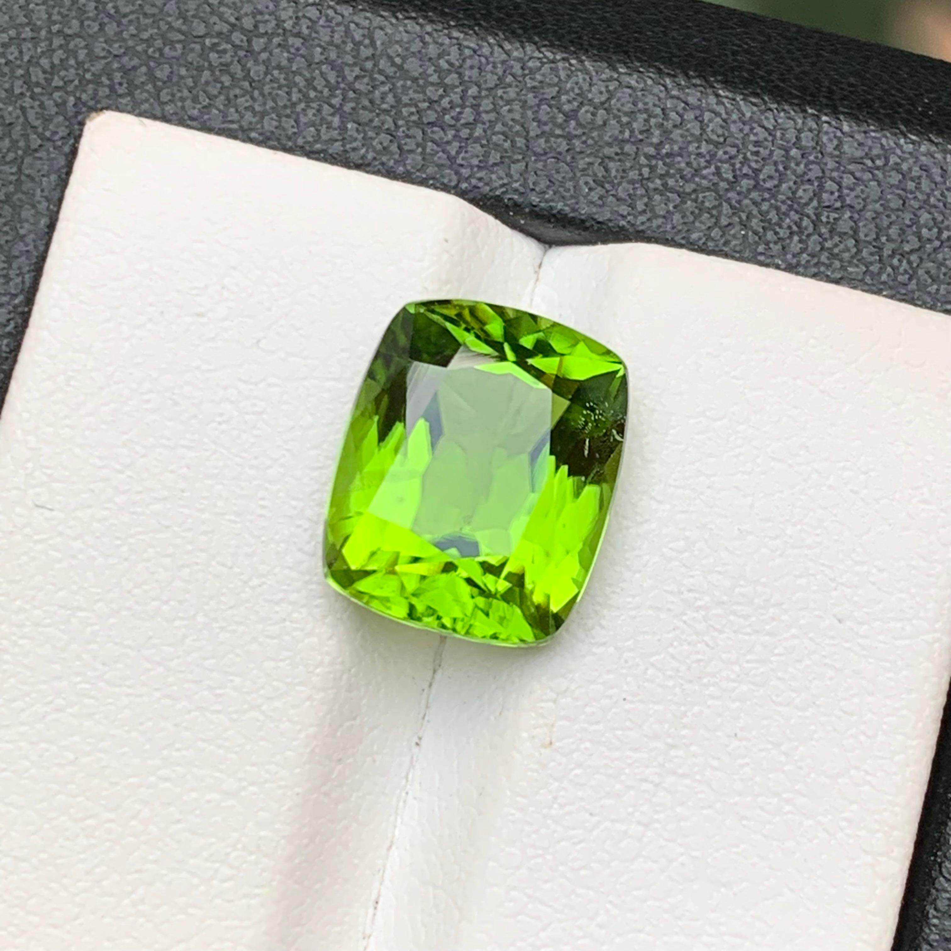 Women's or Men's Vivid Green Natural Peridot Ring, Pendant Loose Gemstone 7 Ct Fancy Cushion Cut For Sale