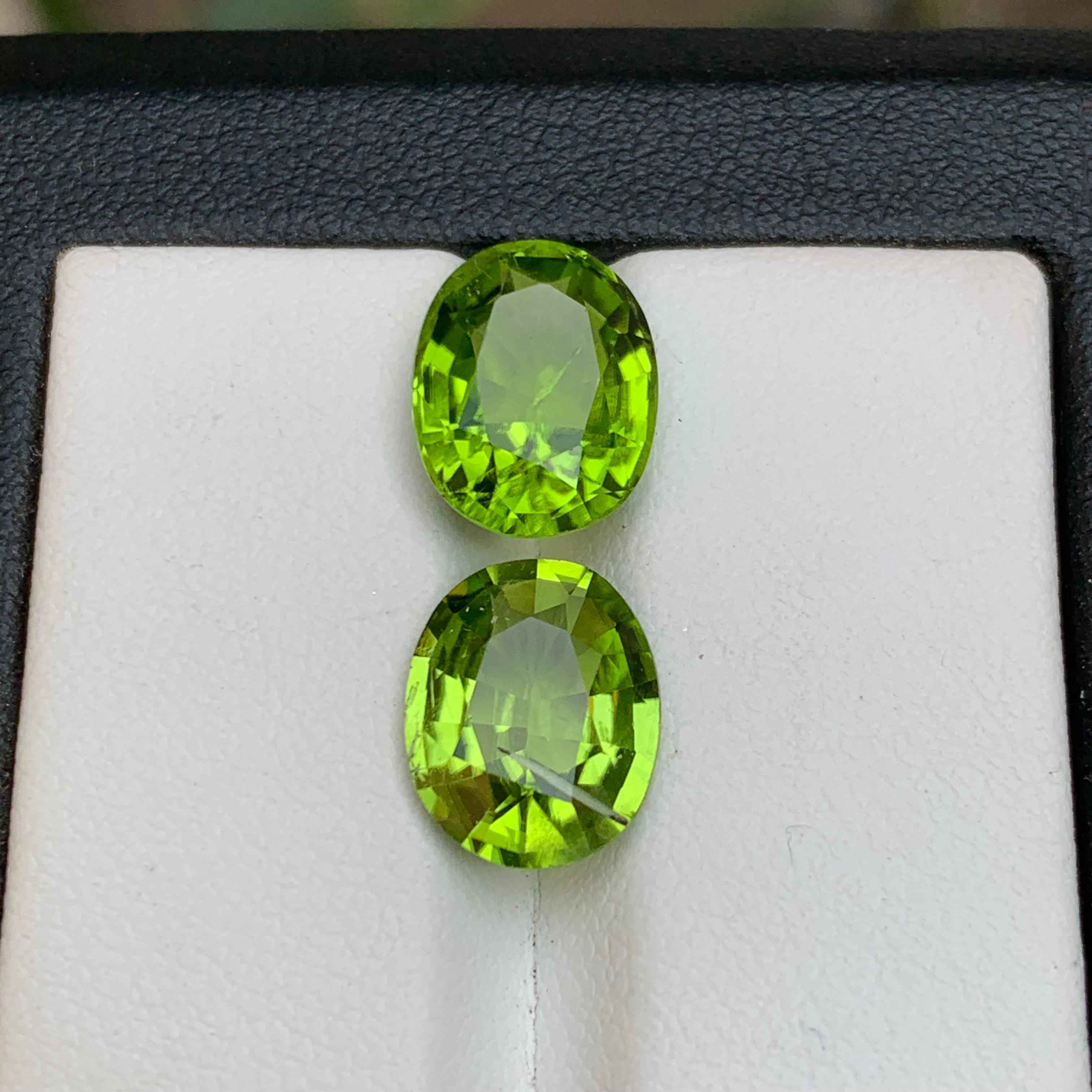 Vivid Green Natural Peridot Rings, Earrings Loose Gemstones 7.20Ct Oval Cushion For Sale 2