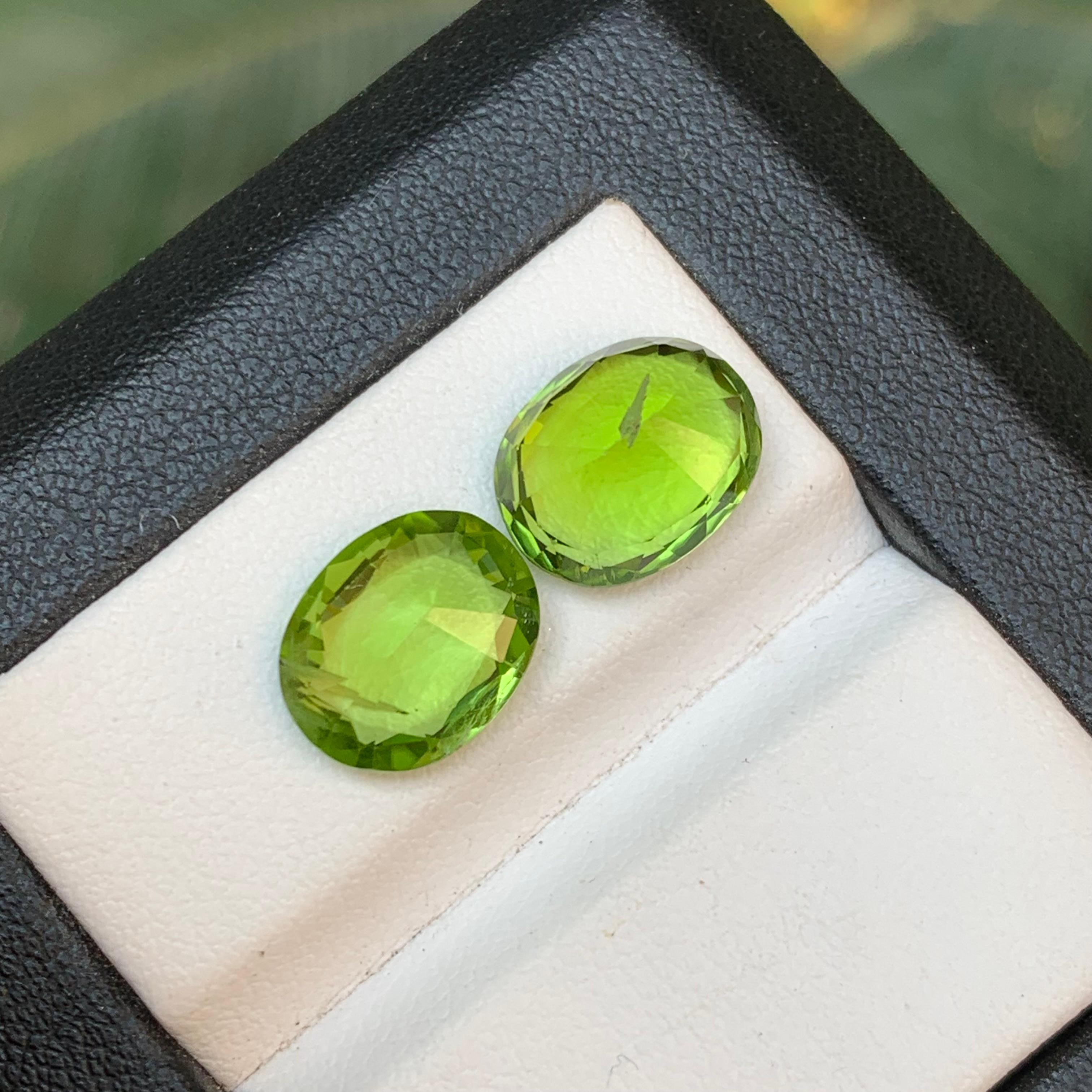 Vivid Green Natural Peridot Rings, Earrings Loose Gemstones 7.20Ct Oval Cushion For Sale 3