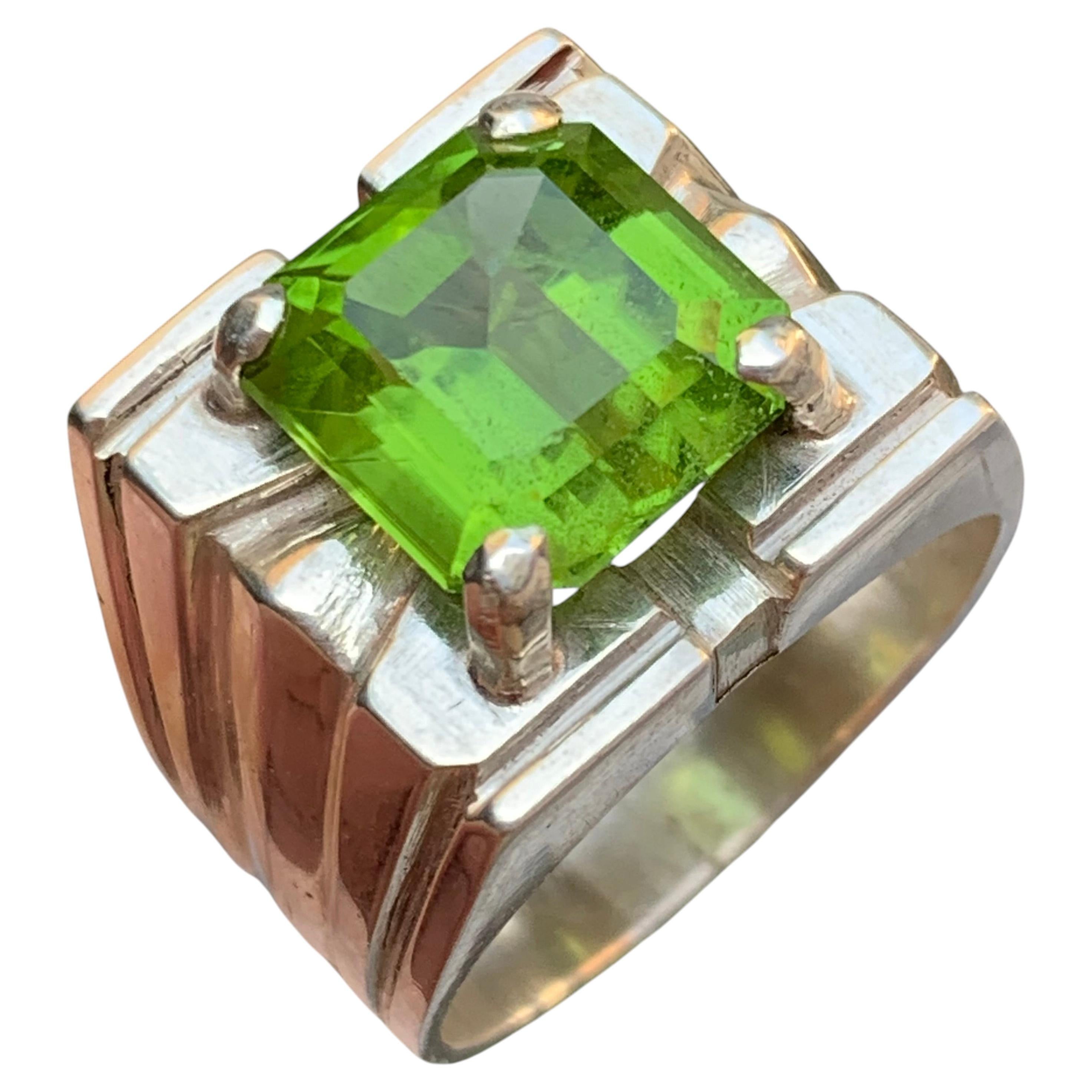 Vivid Green Natural Peridot Silver Ring in 925 Sterling Silver — Handmade 9.5 US