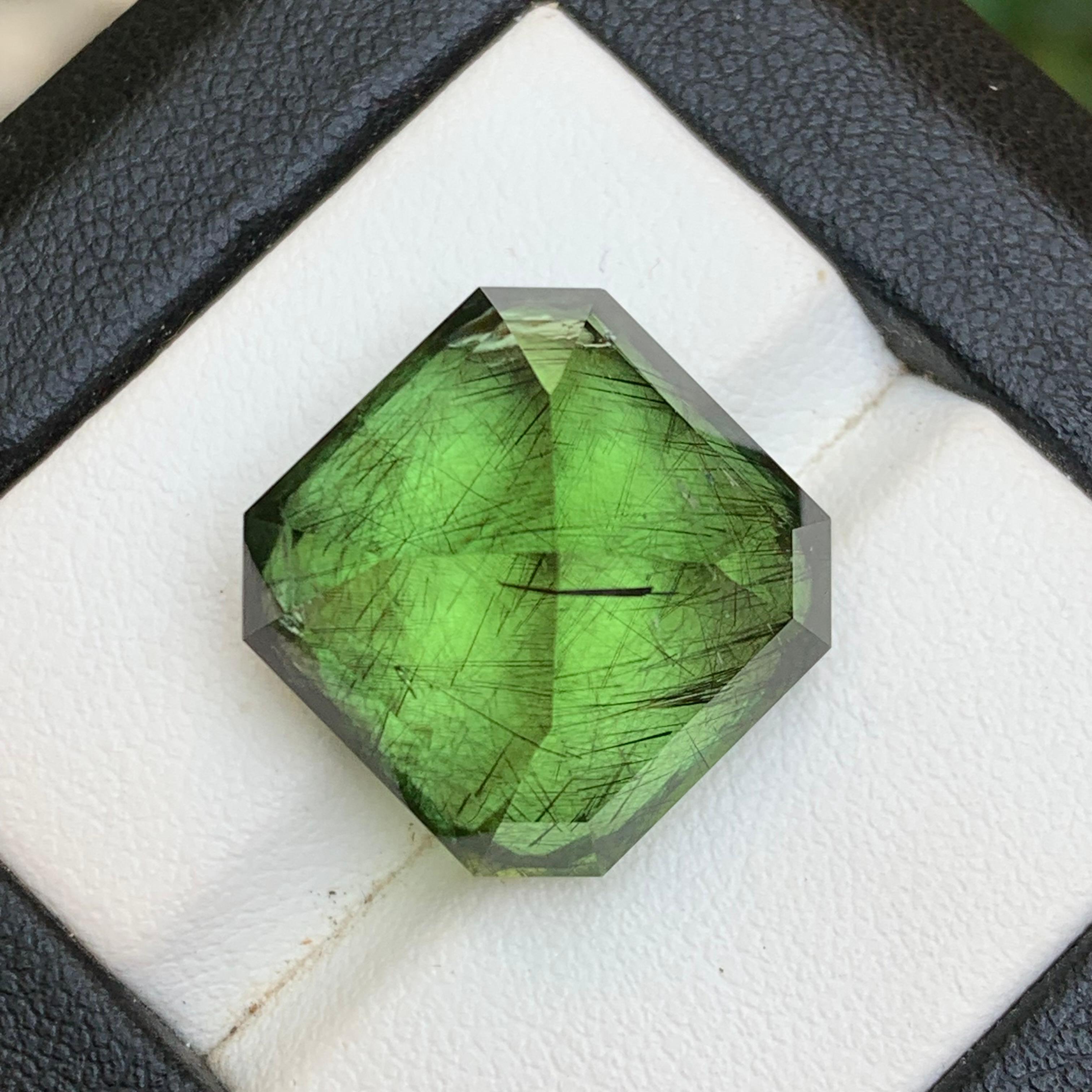 Vivid Green Natural Rutile/Ludwigite Peridot Loose Gemstone 29.62 Ct Emerald Cut For Sale 1