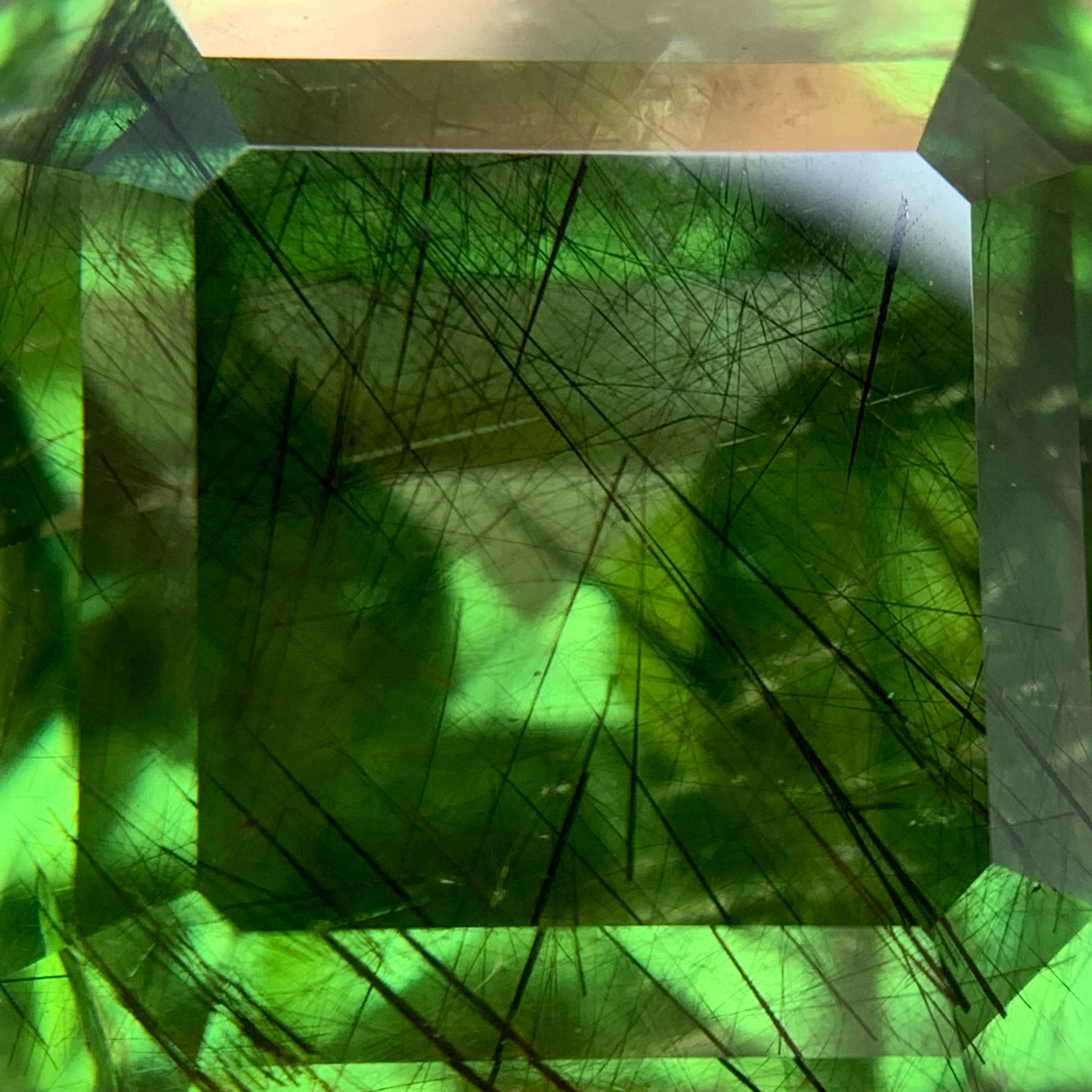 Vivid Green Natural Rutile/Ludwigite Peridot Loose Gemstone 29.62 Ct Emerald Cut For Sale 4