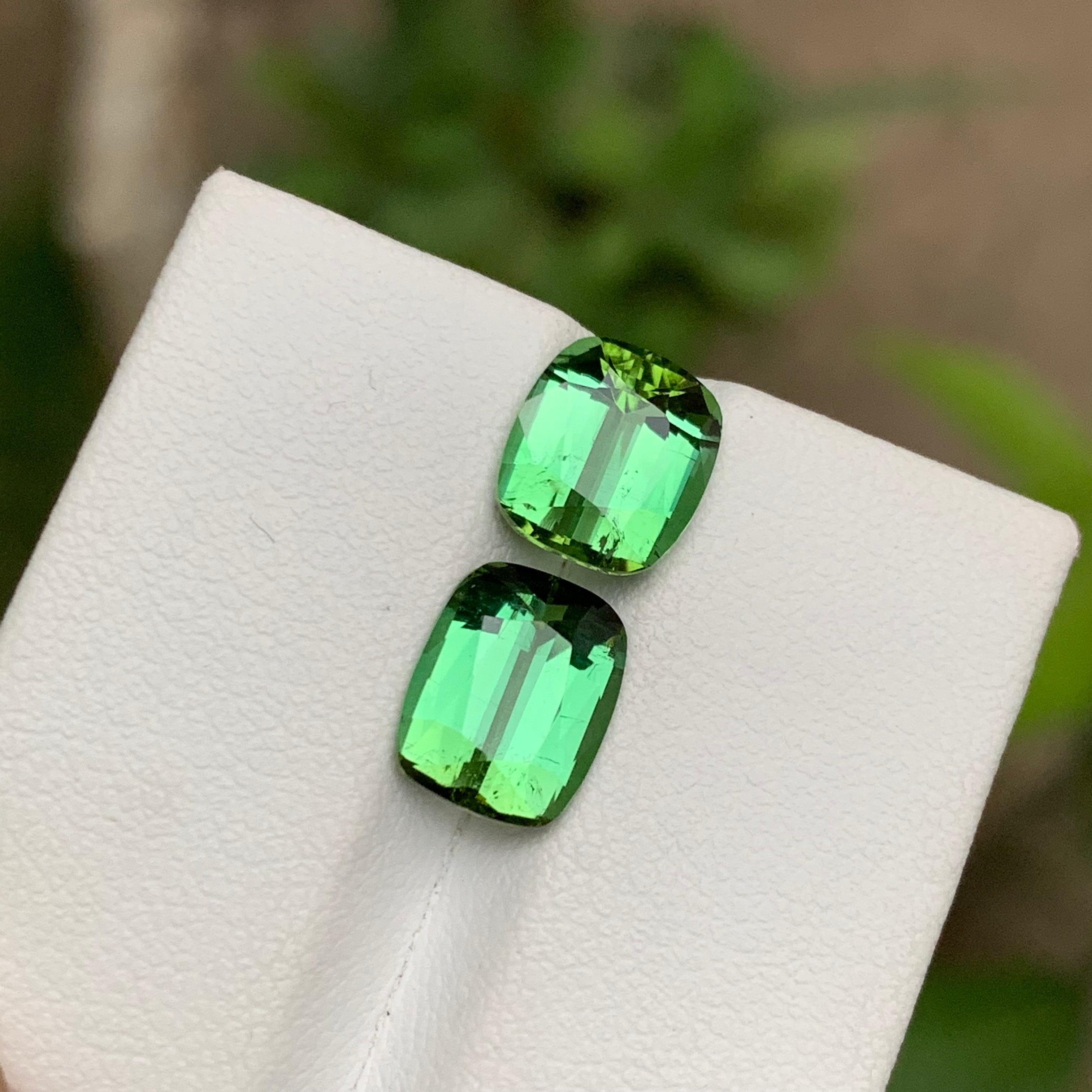 Vivid Green Natural Turmalin Edelsteine Set 5,35 Ct Kissenschliff für Schmuck im Angebot 1