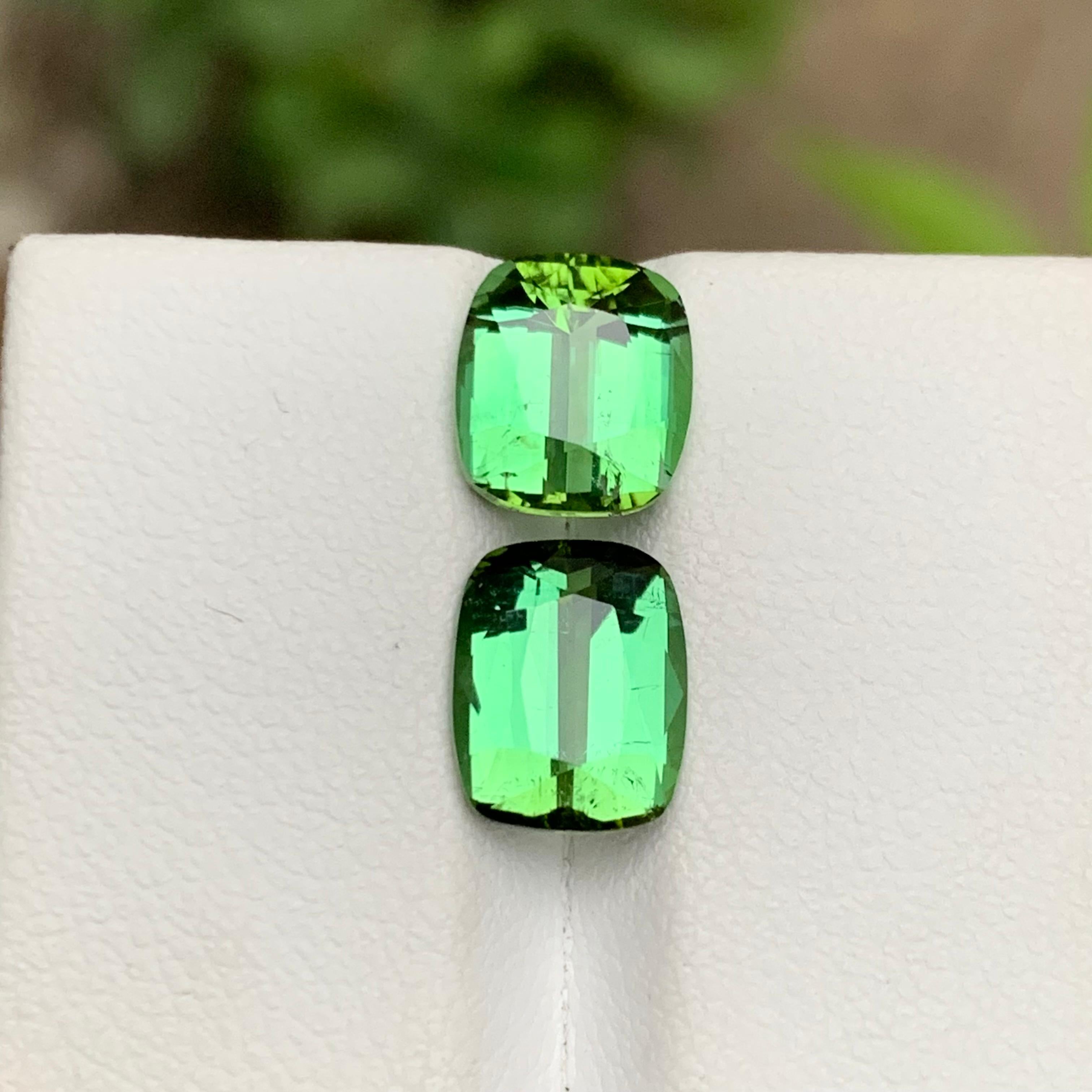 Vivid Green Natural Turmalin Edelsteine Set 5,35 Ct Kissenschliff für Schmuck im Angebot 2