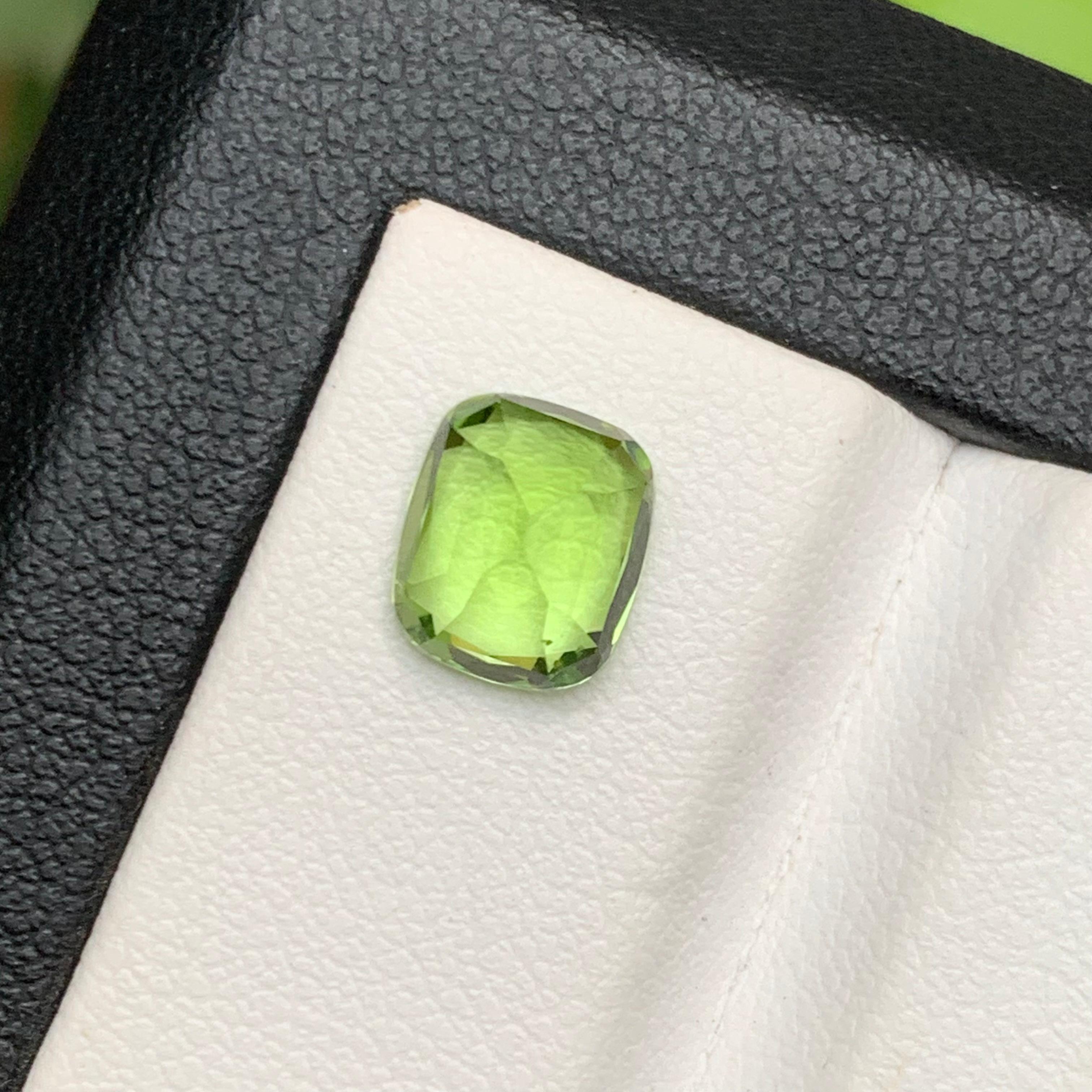 Taglio cuscino Anello di tormalina naturale verde vivo sfuso 2,10 carati taglio cuscino - Gioielli in vendita