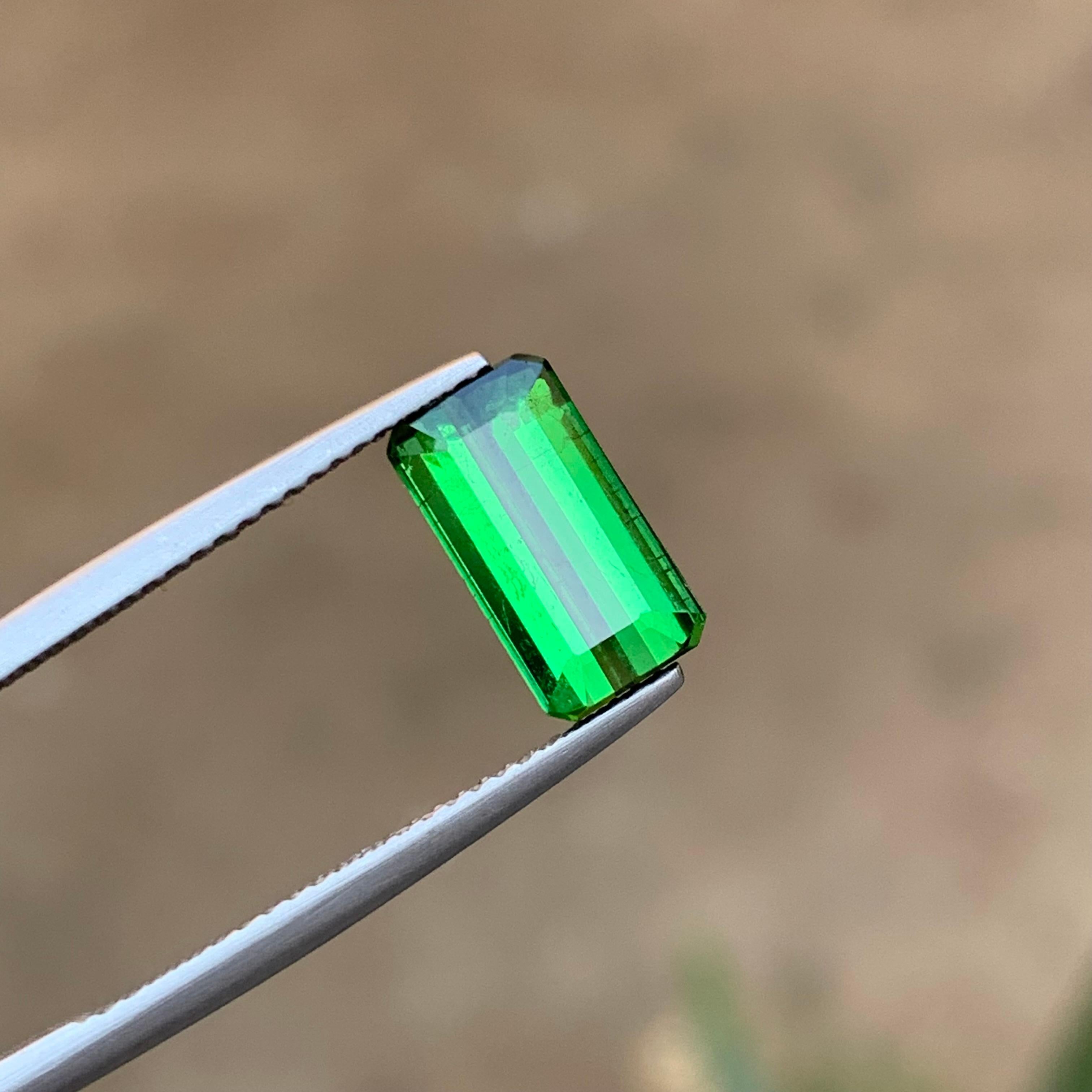 Women's or Men's Vivid Green Natural Tourmaline Ring Loose Gemstone 2.65 Ct Emerald Cut-Jewelry For Sale