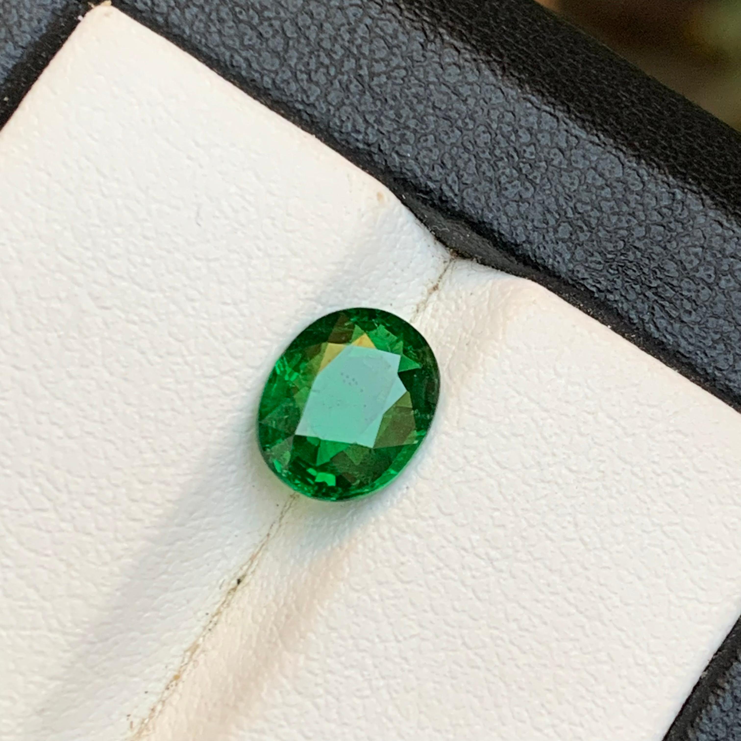 Lebendiges Grün Natürlicher Tsavorit Loser Edelstein 1.70 Ct Oval Schliff für Ring-Schmuck im Angebot 2