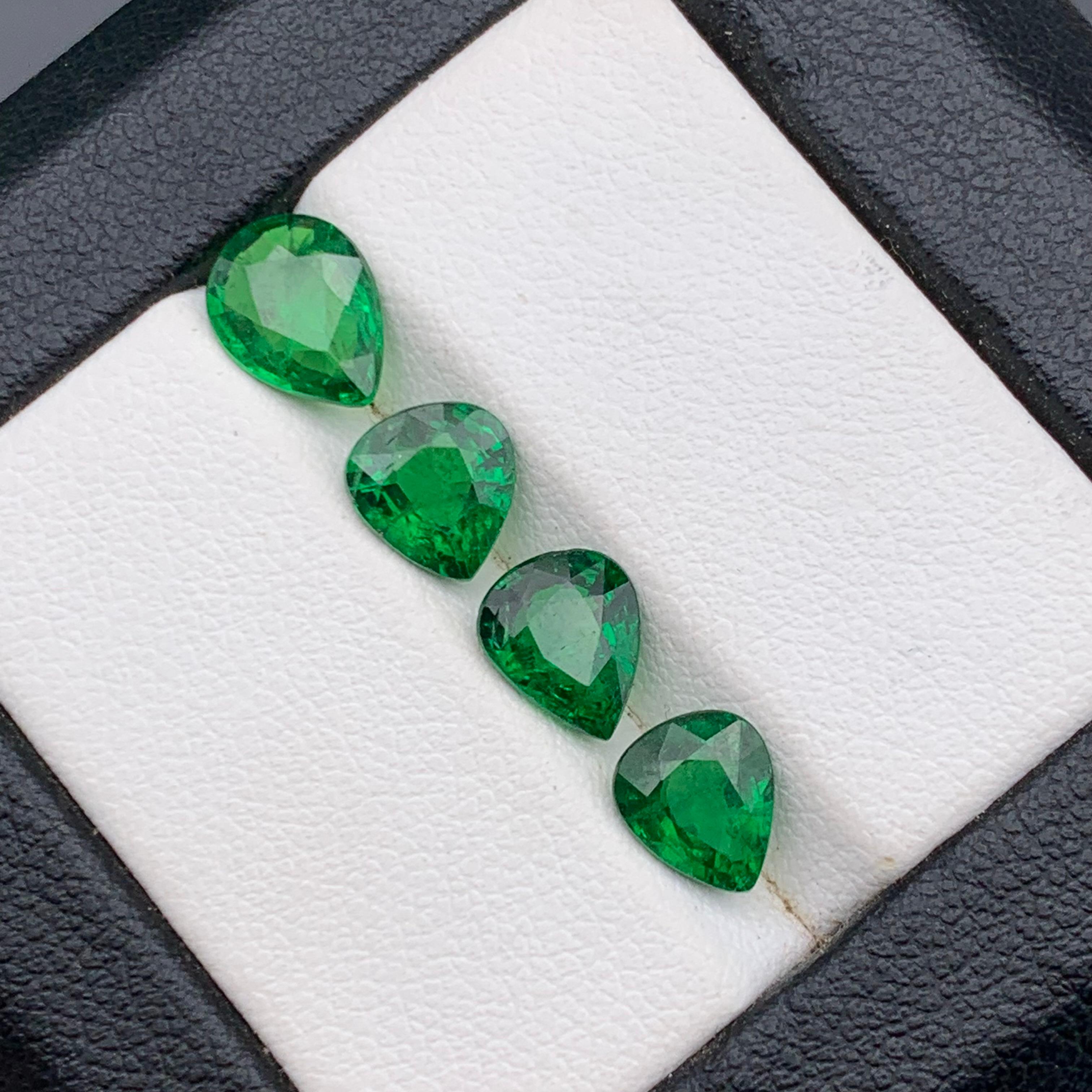 Lebendiges Grün Natürlicher Tsavorit Loser Edelstein Lot 4.6Ct Birnenschliff für Ring-Schmuck für Damen oder Herren im Angebot