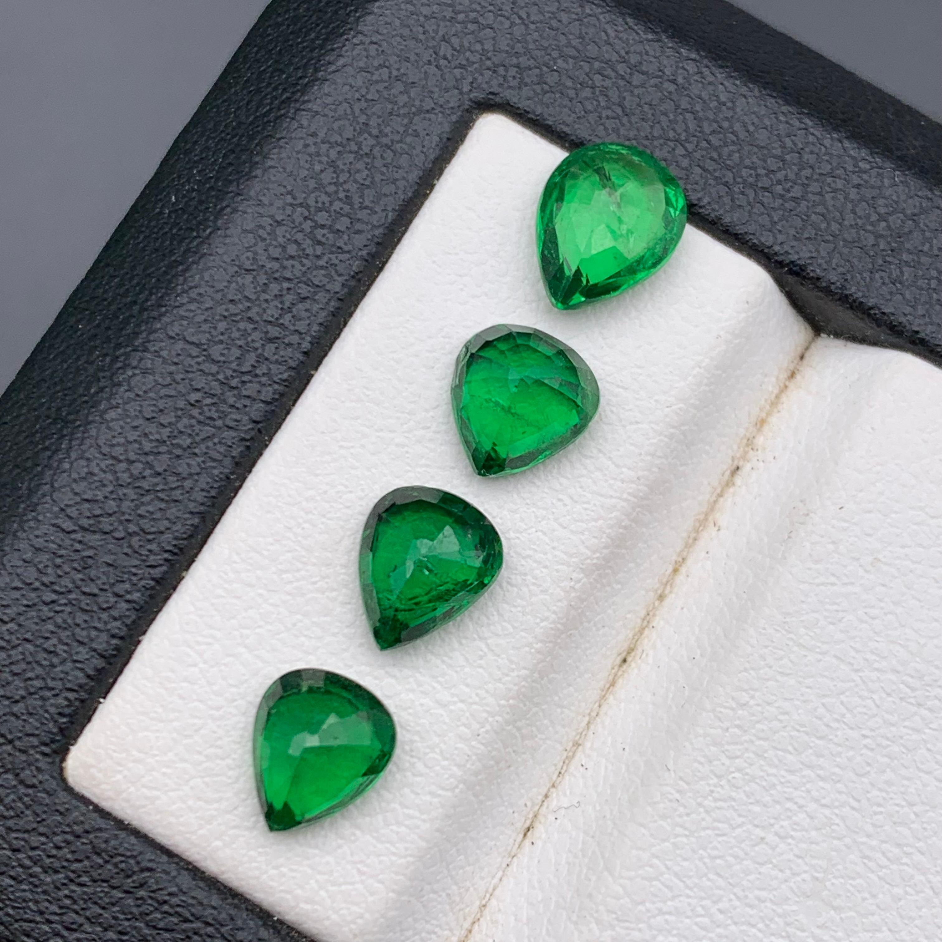 Lebendiges Grün Natürlicher Tsavorit Loser Edelstein Lot 4.6Ct Birnenschliff für Ring-Schmuck im Angebot 1