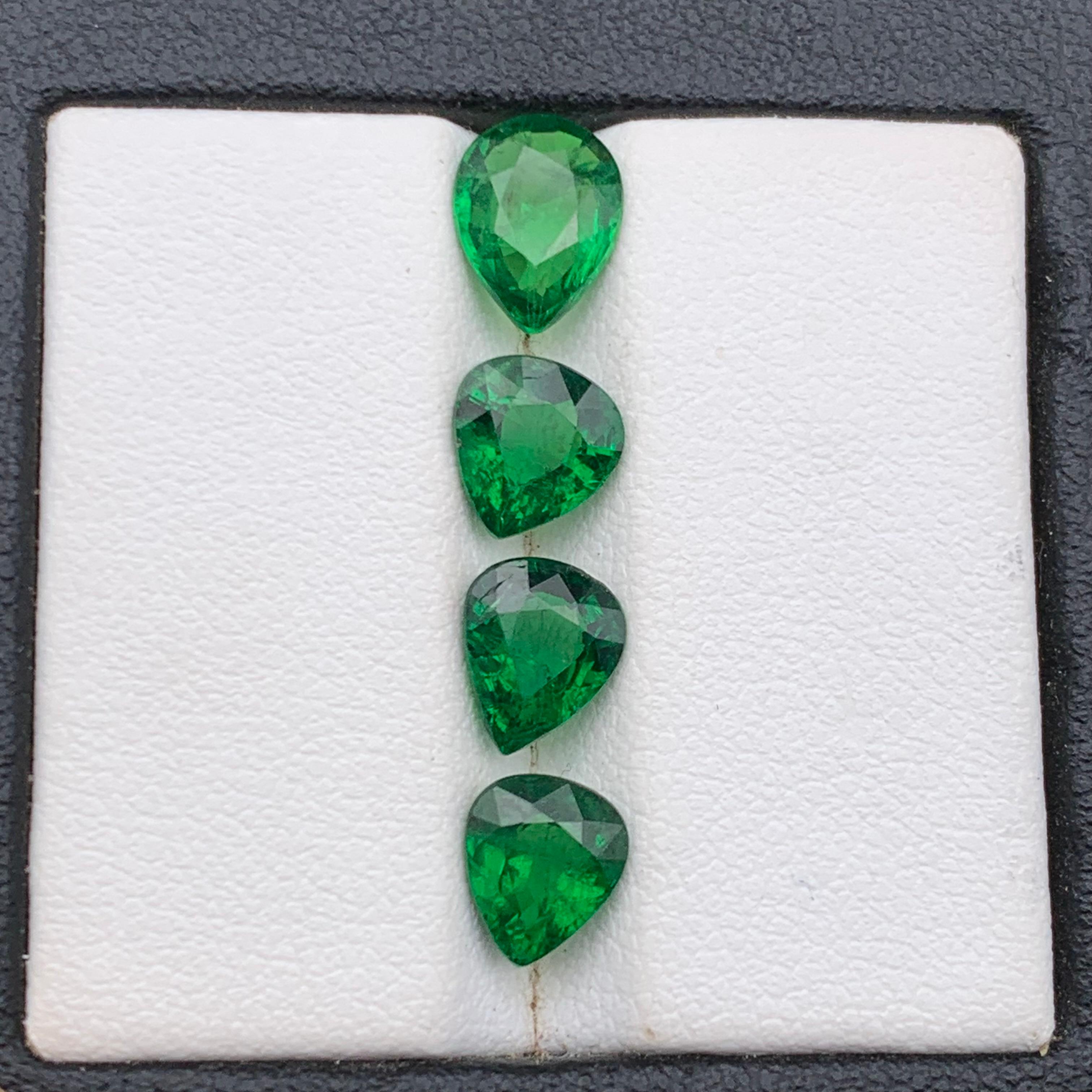 Lebendiges Grün Natürlicher Tsavorit Loser Edelstein Lot 4.6Ct Birnenschliff für Ring-Schmuck im Angebot 3