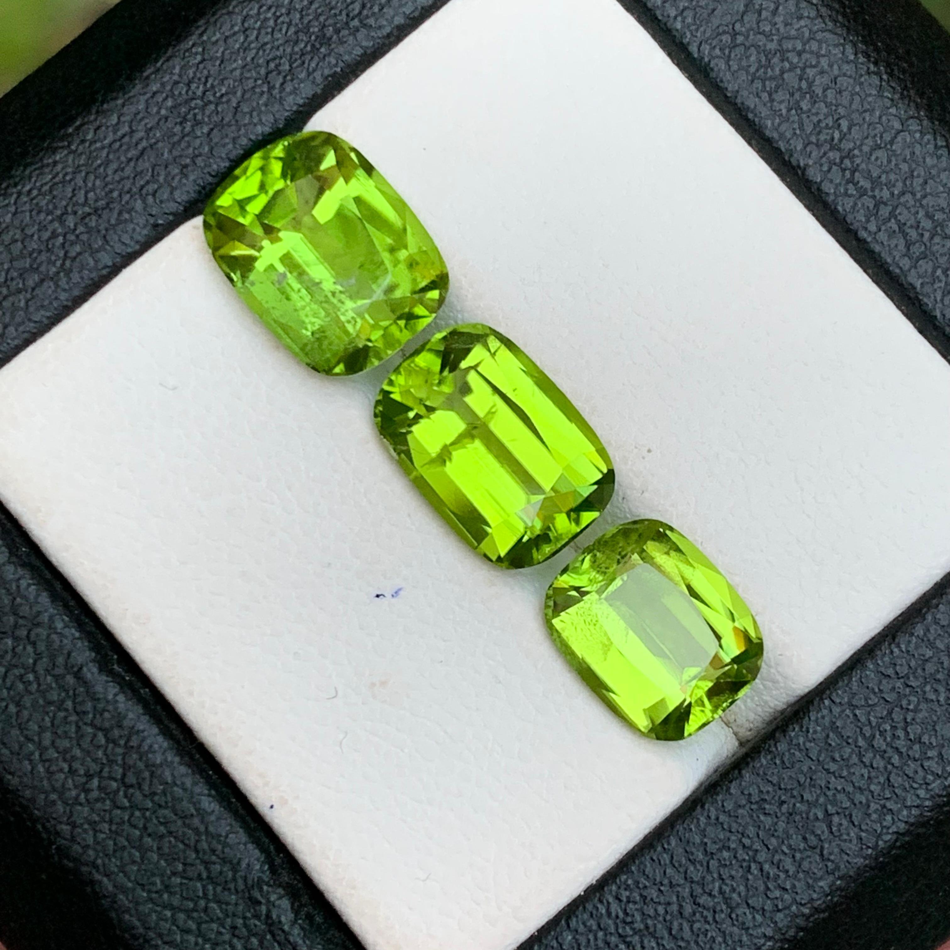 Peridoto verde vivo 10.50 Ct Taglio Cuscino Gemme Naturali Sciolte Pacco-Gioielli in vendita 1