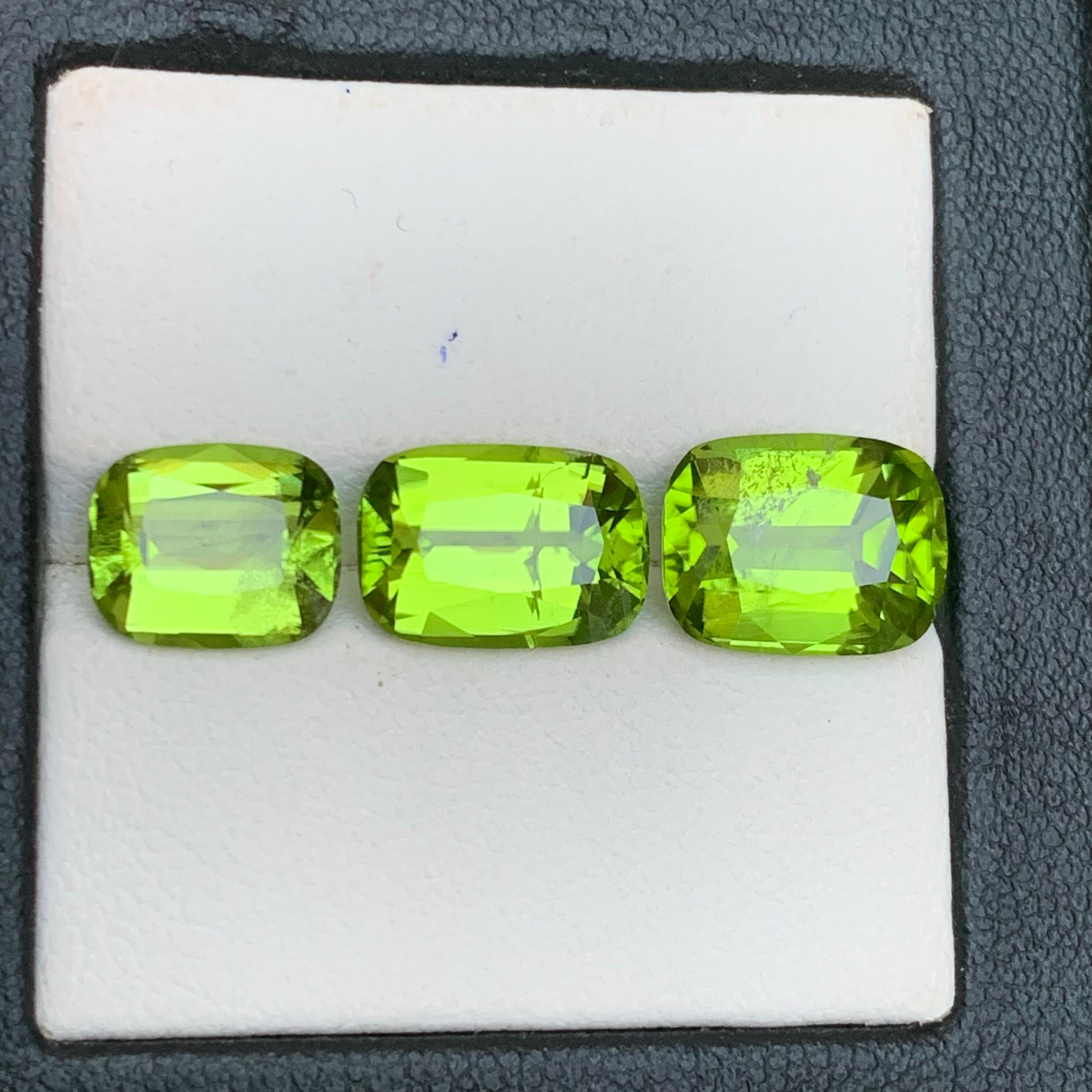 Peridoto verde vivo 10.50 Ct Taglio Cuscino Gemme Naturali Sciolte Pacco-Gioielli in vendita 2