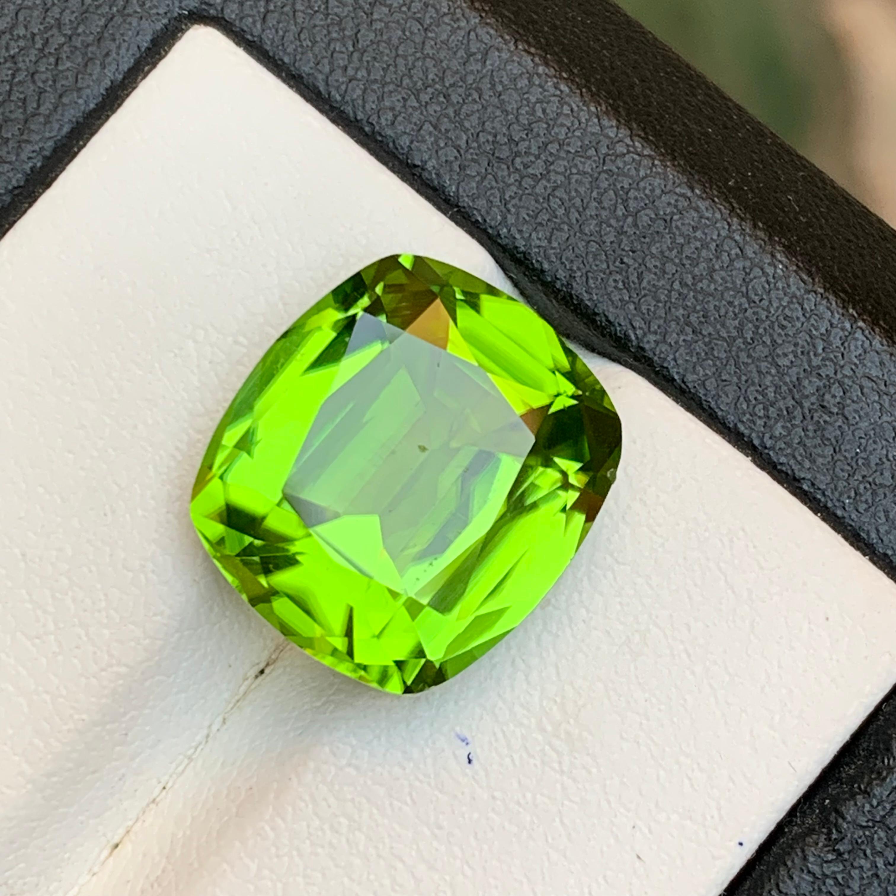 Greene & Greene Greene 10.70 Ct Cushion Cut Natural Loose Gemstone for Ring-Jewelry (Péridot vert vif 10.70 Ct taille coussin) en vente 6