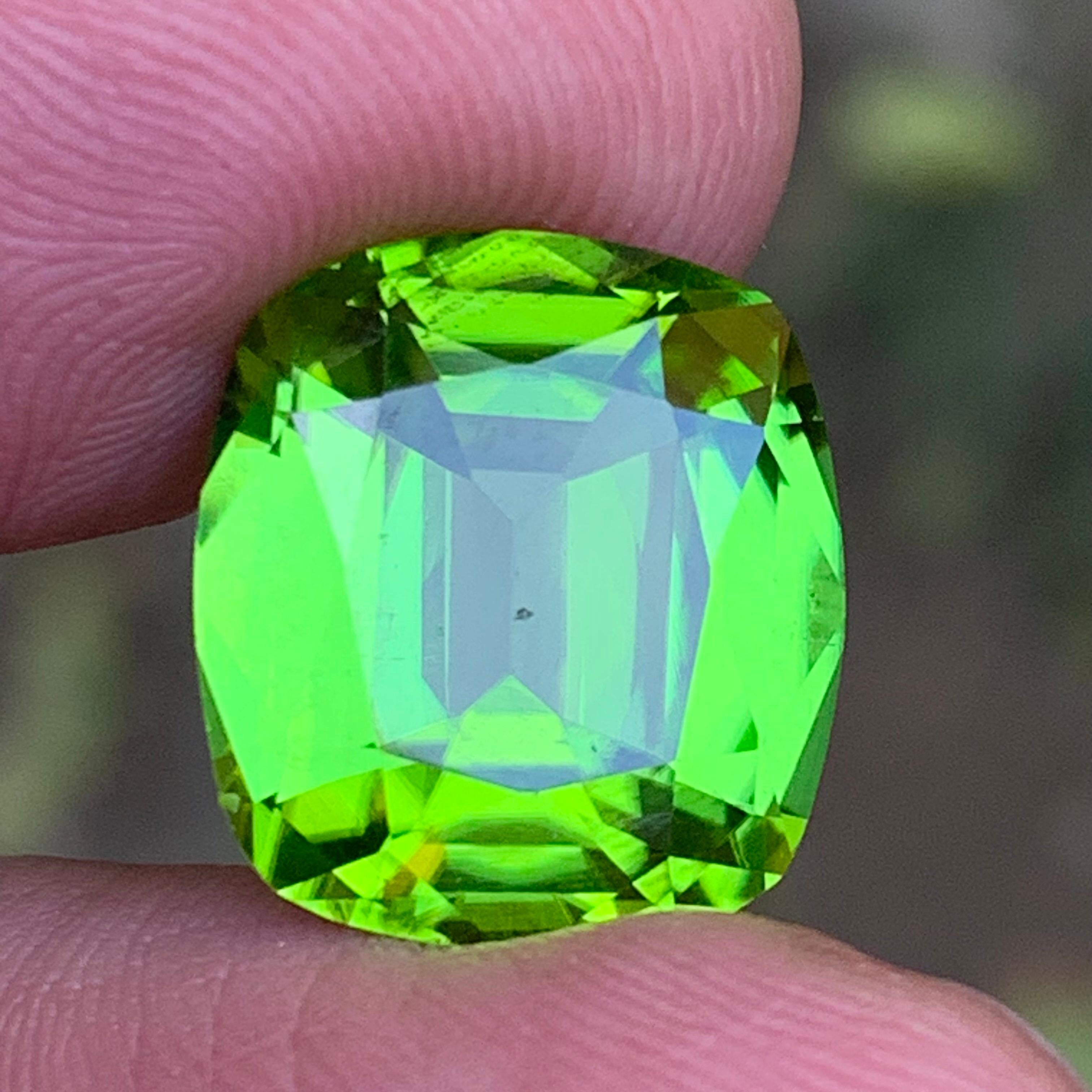 Taille coussin Greene & Greene Greene 10.70 Ct Cushion Cut Natural Loose Gemstone for Ring-Jewelry (Péridot vert vif 10.70 Ct taille coussin) en vente