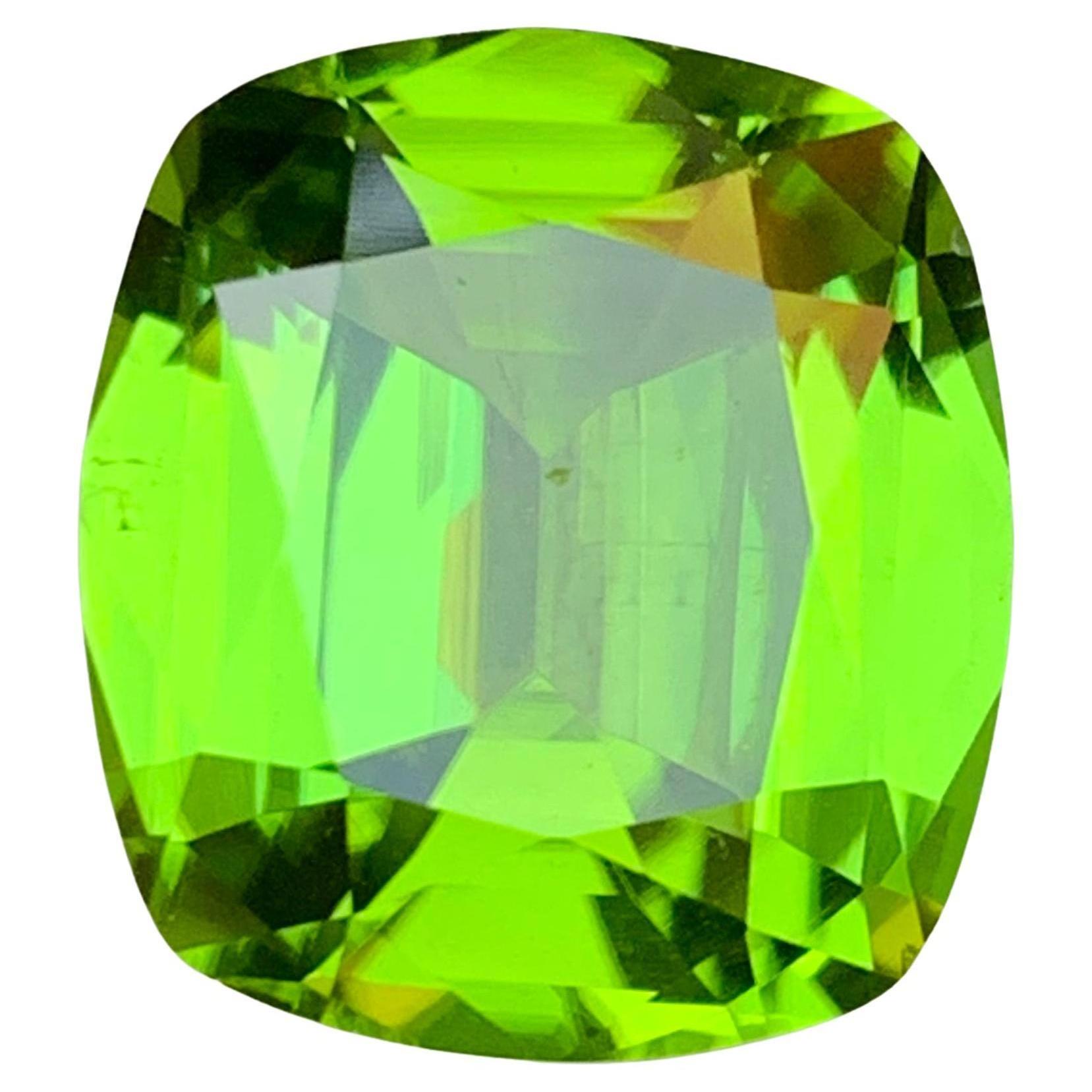 Greene
Greene Greene 10.70 Ct Cushion Cut Natural Loose Gemstone for Ring-Jewelry (Péridot vert vif 10.70 Ct taille coussin)