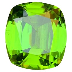 Lebendiger grüner Peridot 10.70 Ct Cushion-Schliff Natürlicher loser Edelstein für Ring-Schmuck