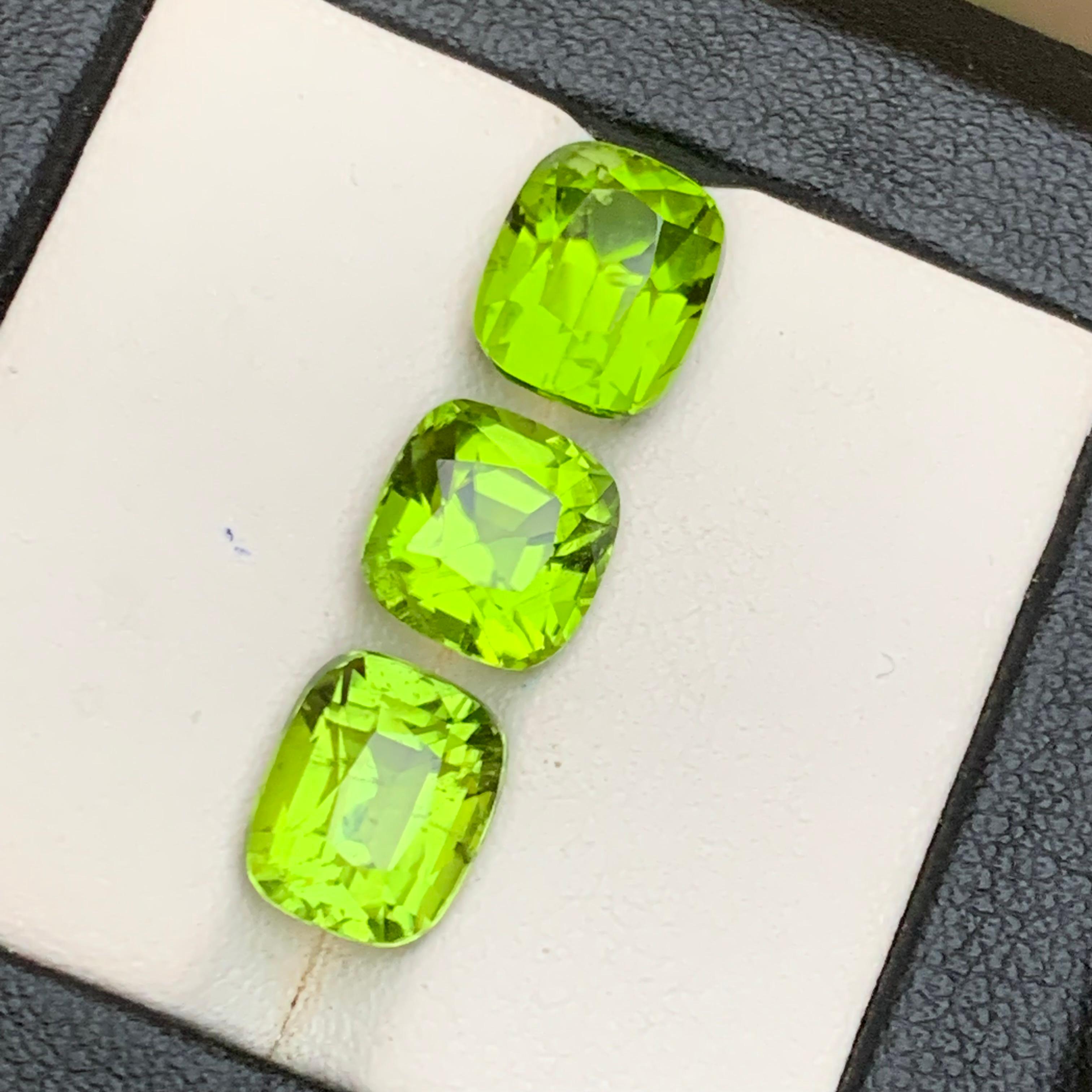 Lebendiger grüner Peridot 11.55 Ct Kissenschliff Natürlicher loser Edelstein Paket für Jewell im Angebot 7