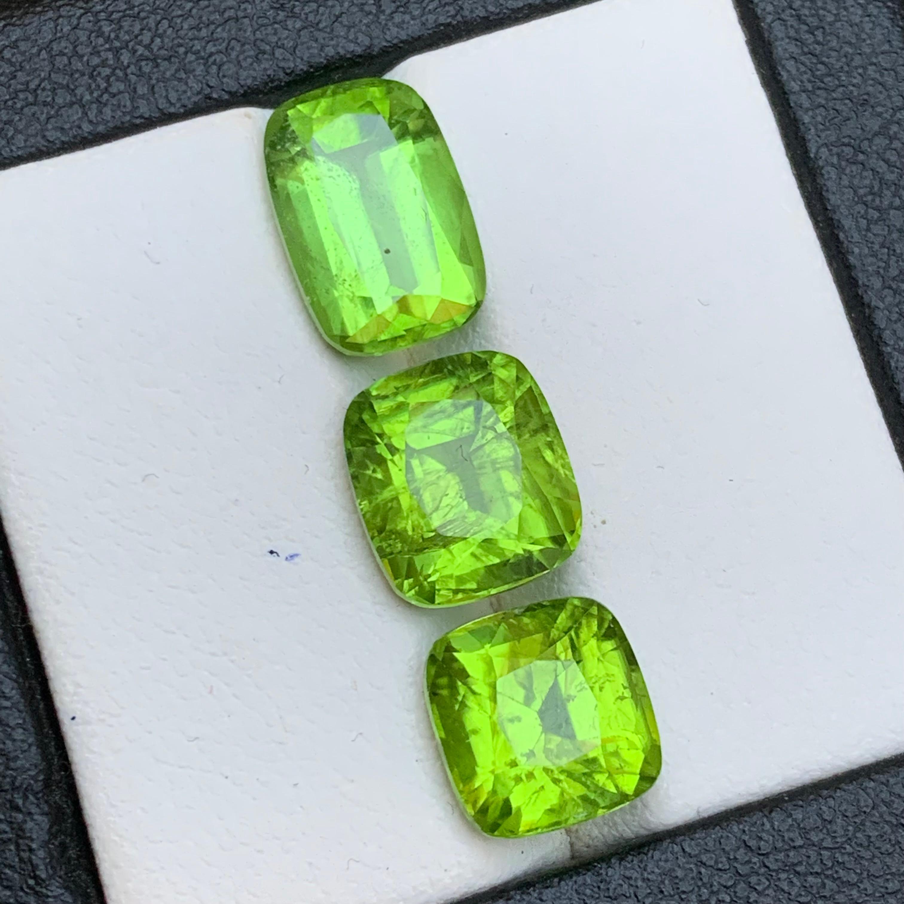 Peridoto verde vivo 12.80 Ct Taglio Cuscino Gemme Naturali Sciolte Pacco-Gioielli in vendita 2