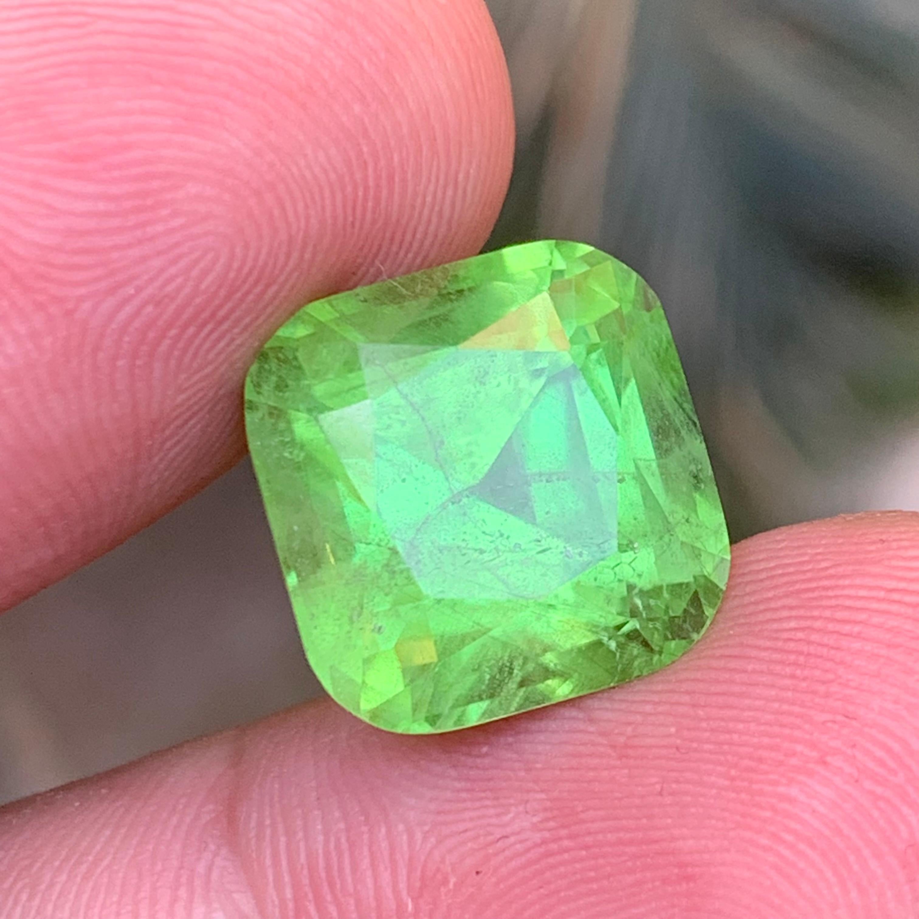 Greene & Greene Greene 13.80 Ct Natural Loose Gemstone Square Cushion Cut (péridot vert vif, taille coussin)  Joaillerie en vente 4