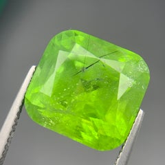 Vivid Green Peridot 16.30 Ct Natural Loose Gemstone — Square Cushion Cut-Jewelry