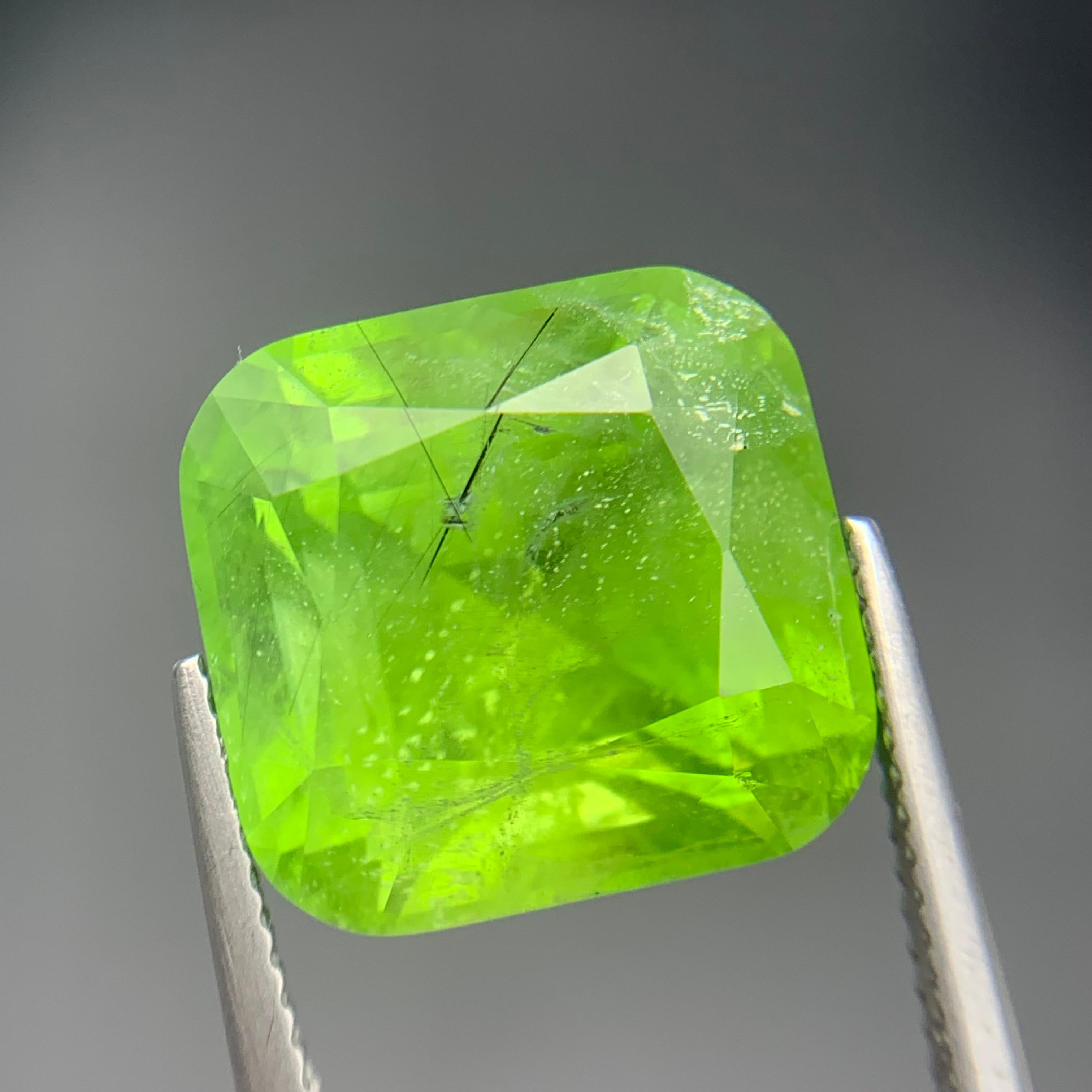 da uomo o donna Peridoto verde vivo 16,30 carati Gemma naturale sfusa - taglio a cuscino quadrato-Gioielli in vendita