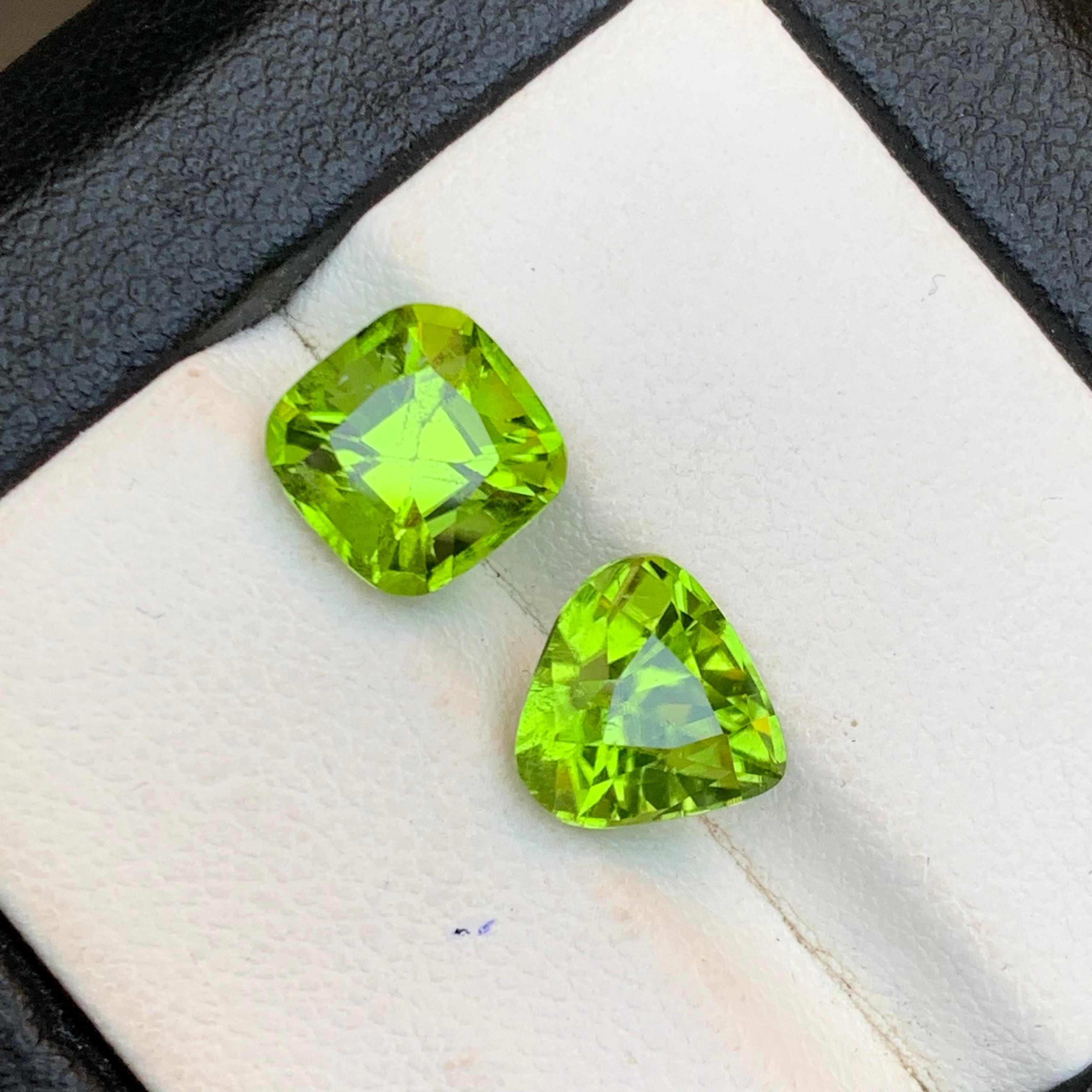 Peridoto verde vivo da 5,50 carati con taglio a cuscino e a pera - Gemme naturali sfuse - Gioielleria in vendita 2