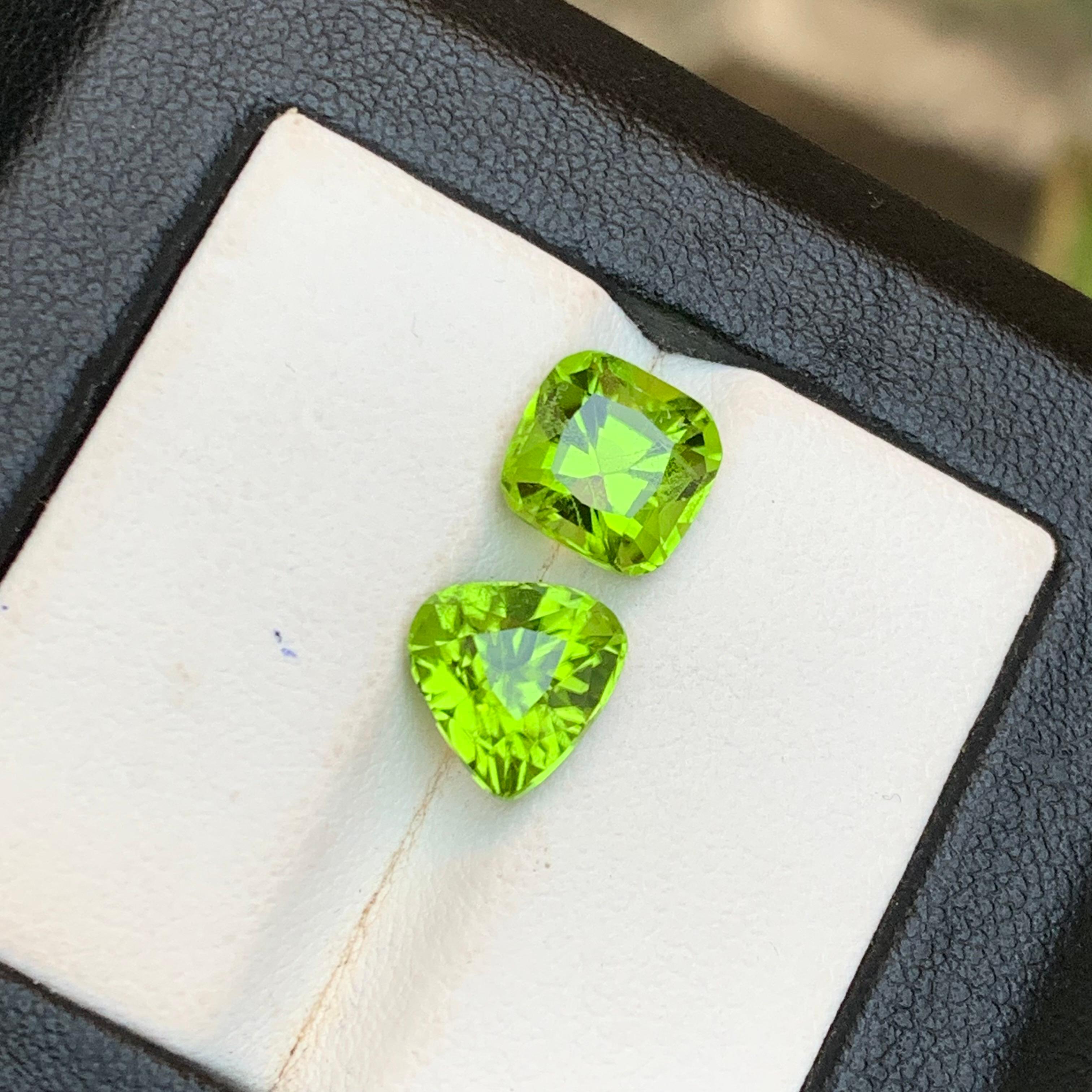 Peridoto verde vivo da 5,50 carati con taglio a cuscino e a pera - Gemme naturali sfuse - Gioielleria in vendita 3