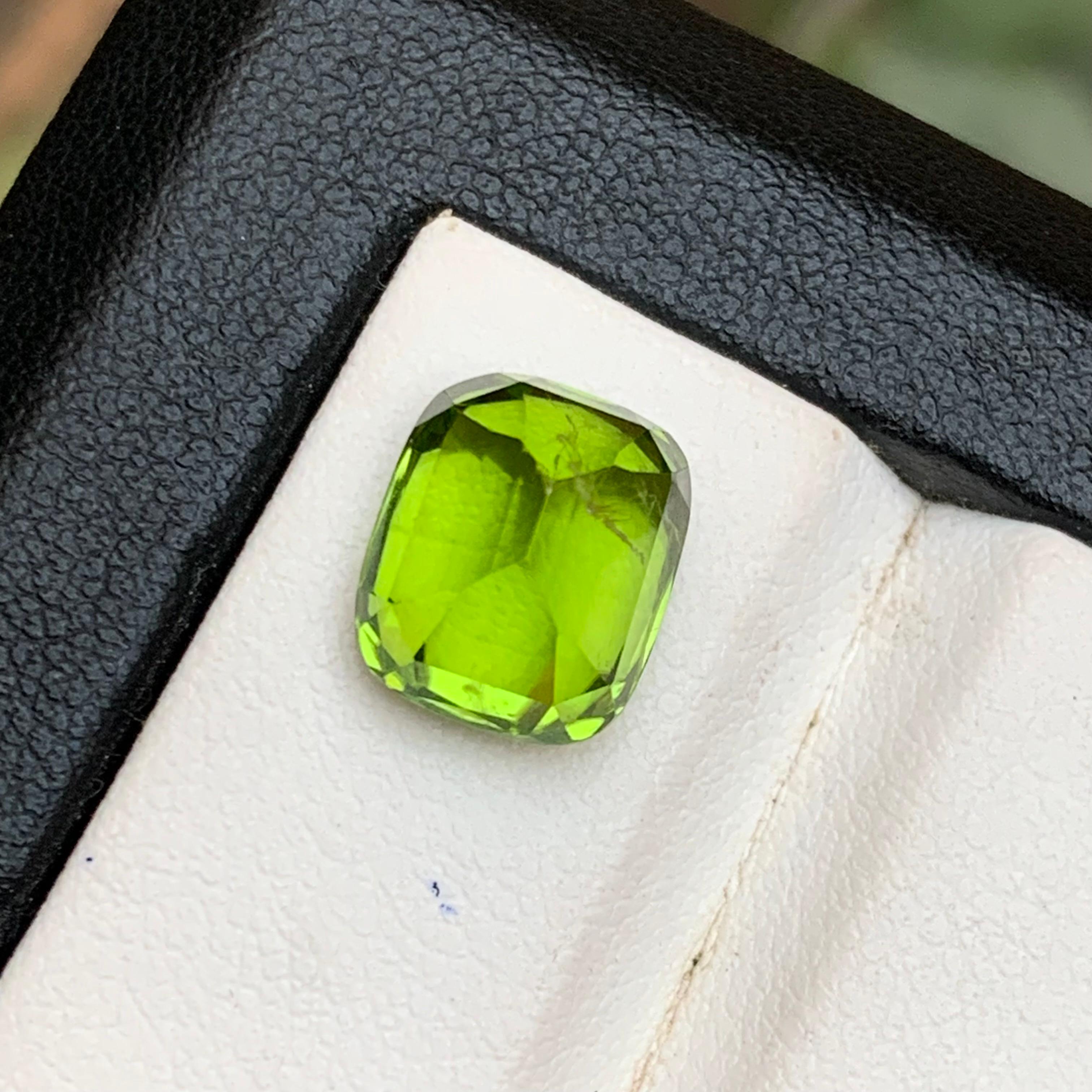 Peridoto verde vivo 6,50 quilates talla cojín gema natural suelta para anillo joya en Nuevo estado para la venta en Peshawar, PK