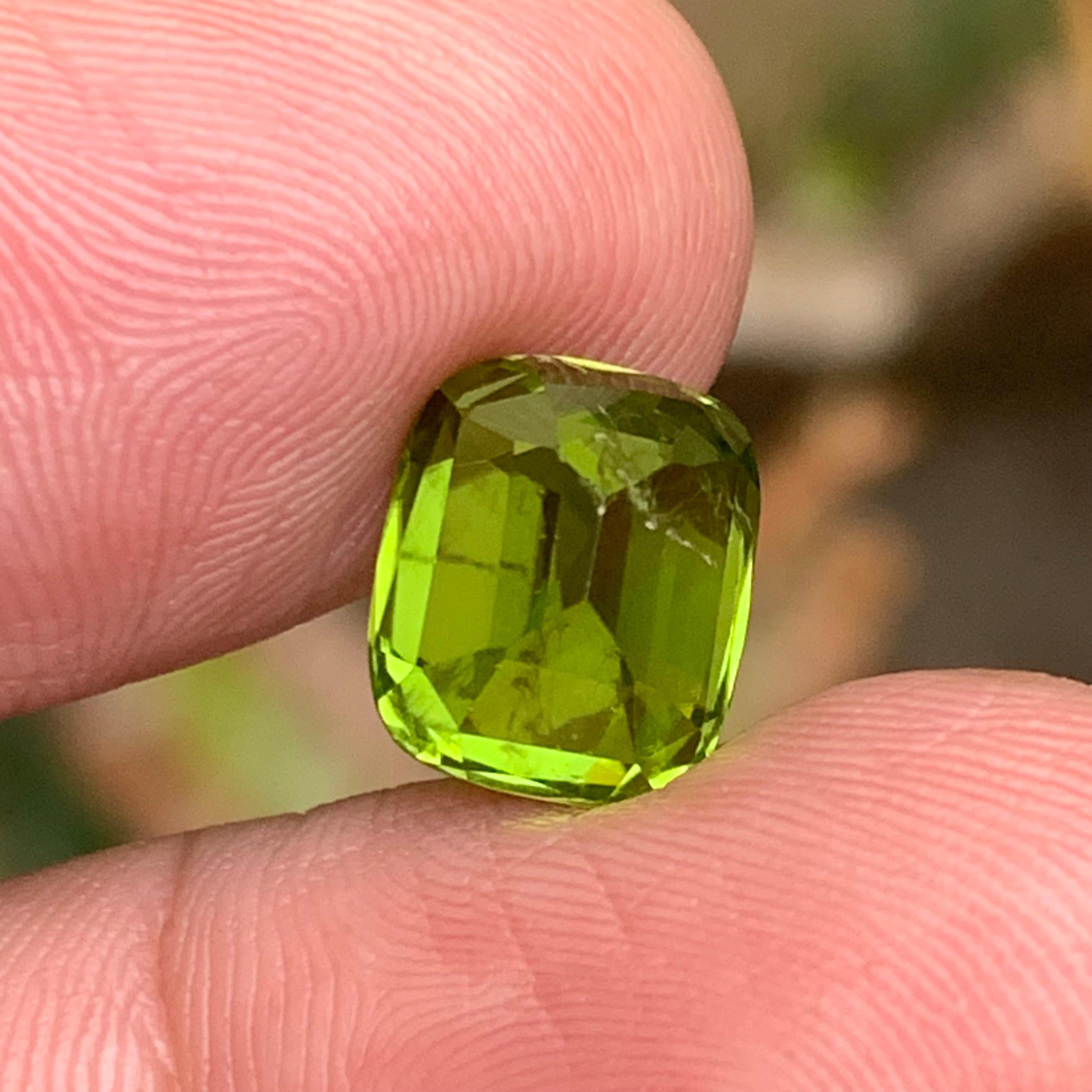 Peridoto verde vivo 6,50 quilates talla cojín gema natural suelta para anillo joya en venta 1
