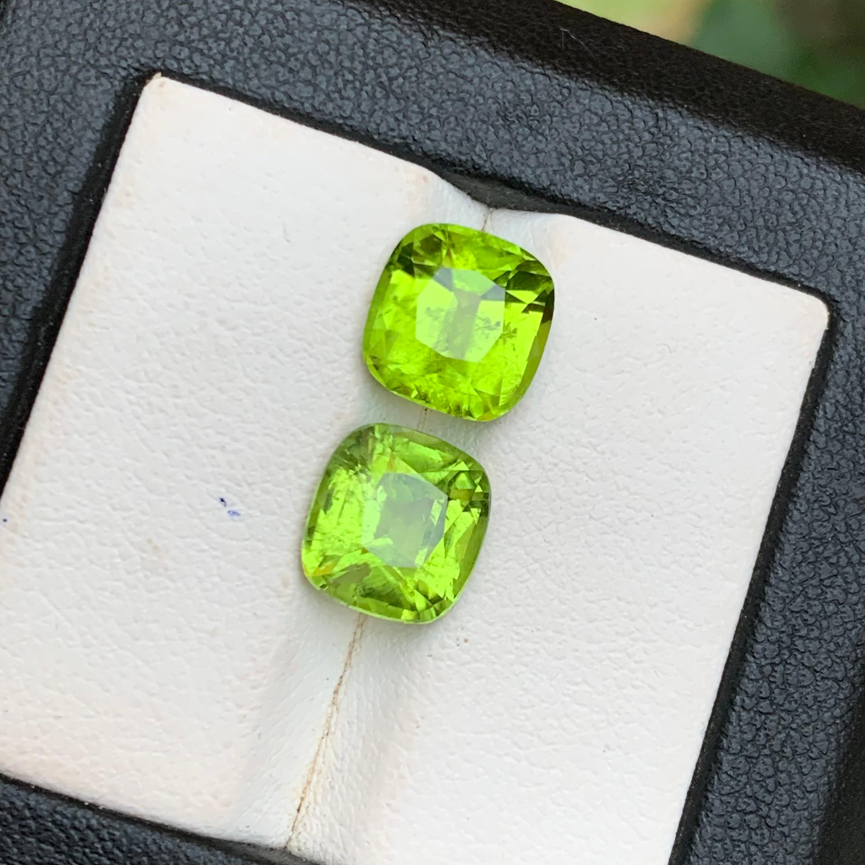 Contemporain Peridot vert vif 6.88 Ct Cushion Cut Natural Loose Gemstones Set for Jewelry (Jeu de pierres précieuses en vrac pour bijoux) en vente