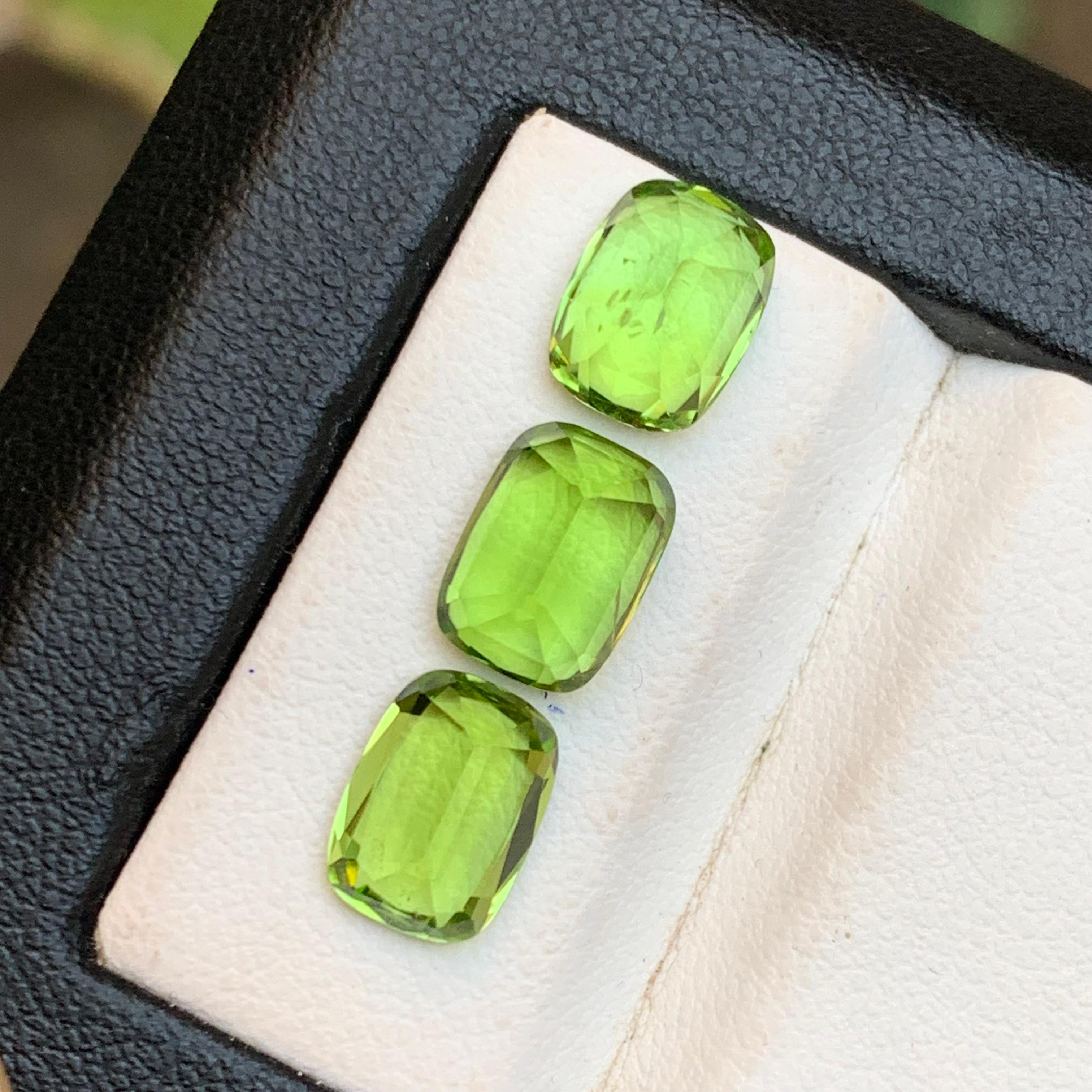 Vivid Green Peridot 7.28 Ct Cushion Cut Natürliche Lose Edelsteine Paket-Schmuck im Angebot 1