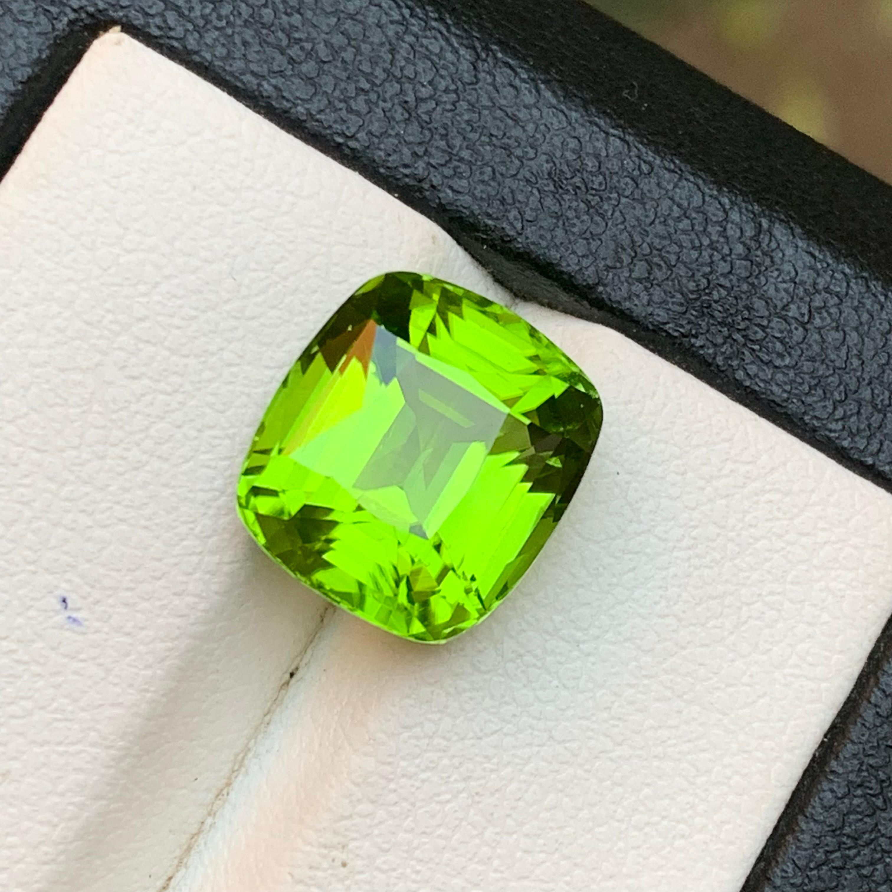 Peridoto verde vivo 8.27 ct Piedra natural suelta talla cojín para anillo -Joyería Contemporáneo en venta