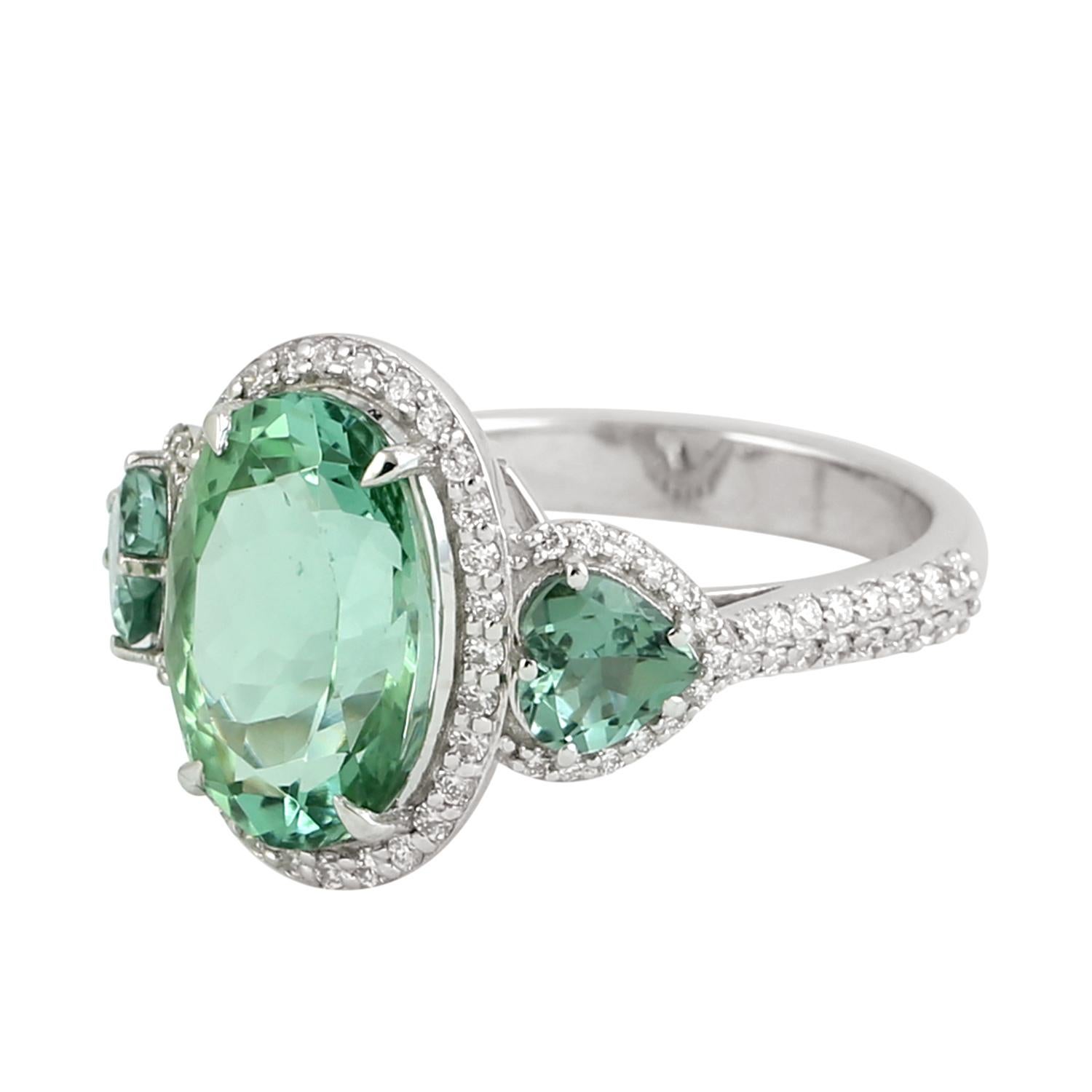 Vivid Mint Tourmaline 3 Stone Ring With Diamonds Made In 18k White Gold Corte mixto en venta