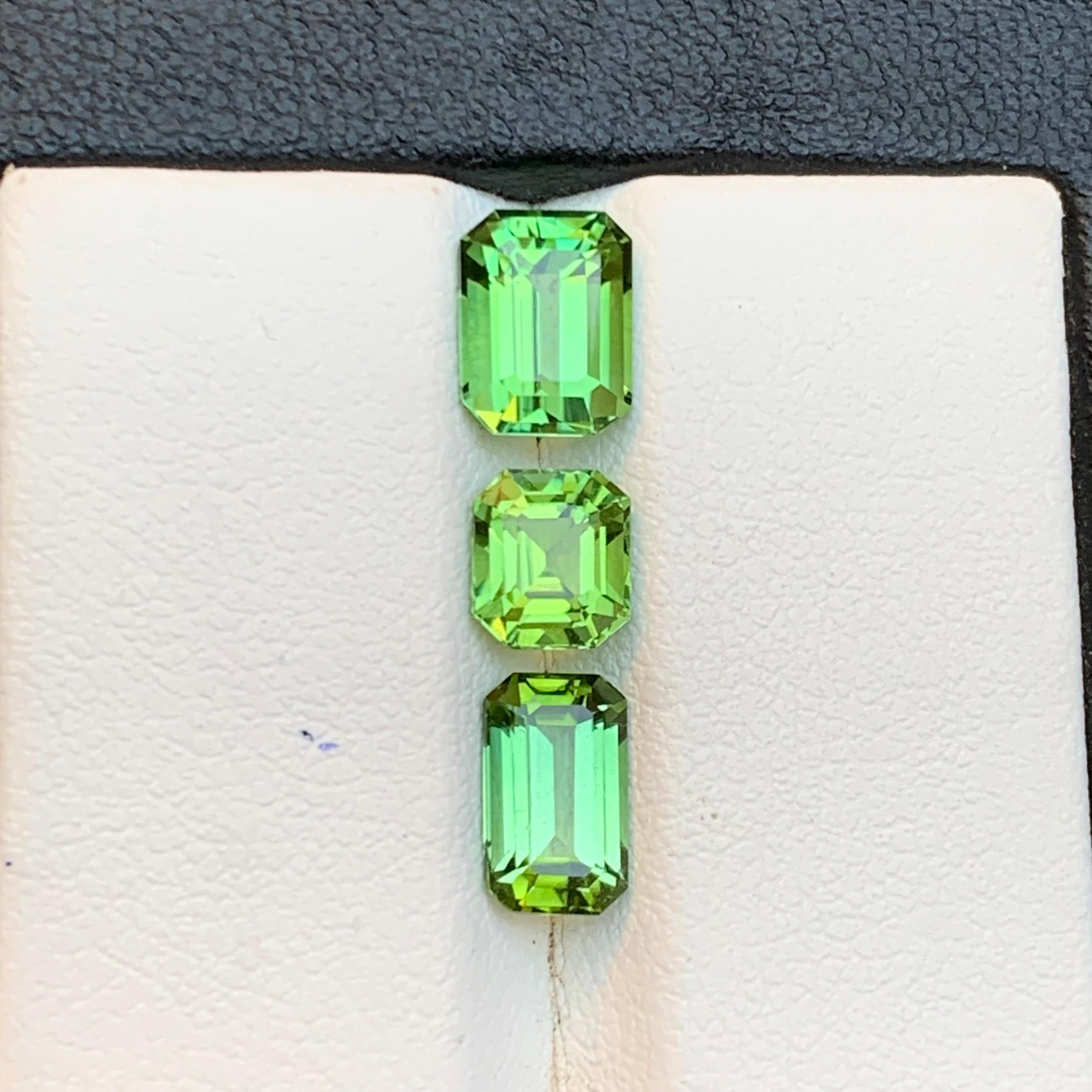 Taille émeraude Vivid Green Tourmaline 4.03 Ct Emerald Cut Natural Loose Gemstone Parcel-Jewelry en vente